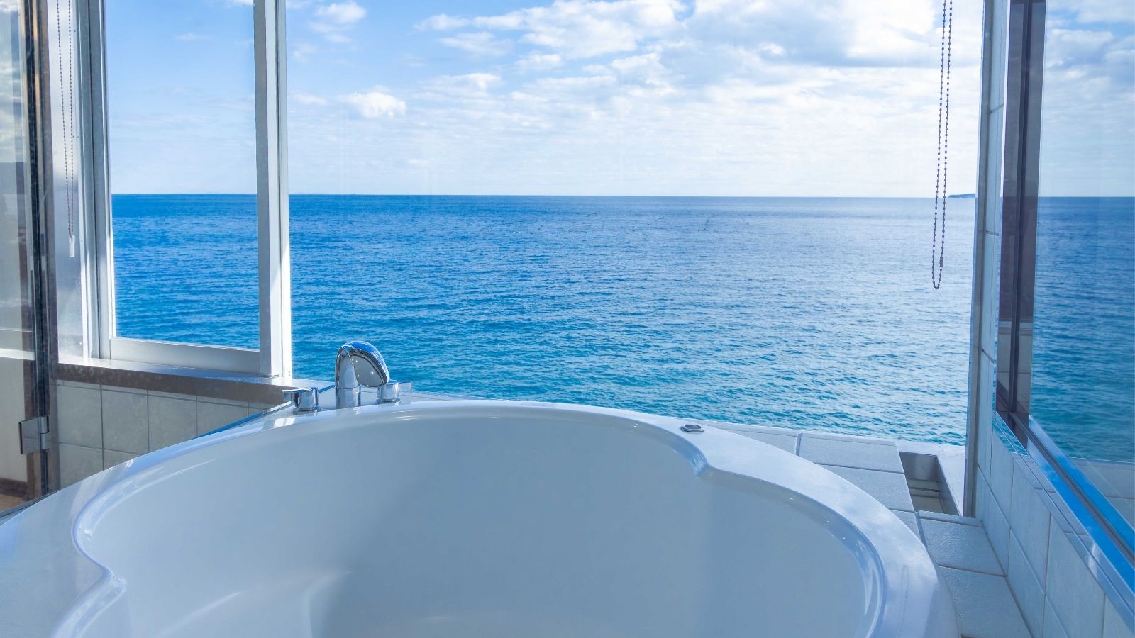 【客室】プレミアム和洋室｜和室10畳＋ツイン