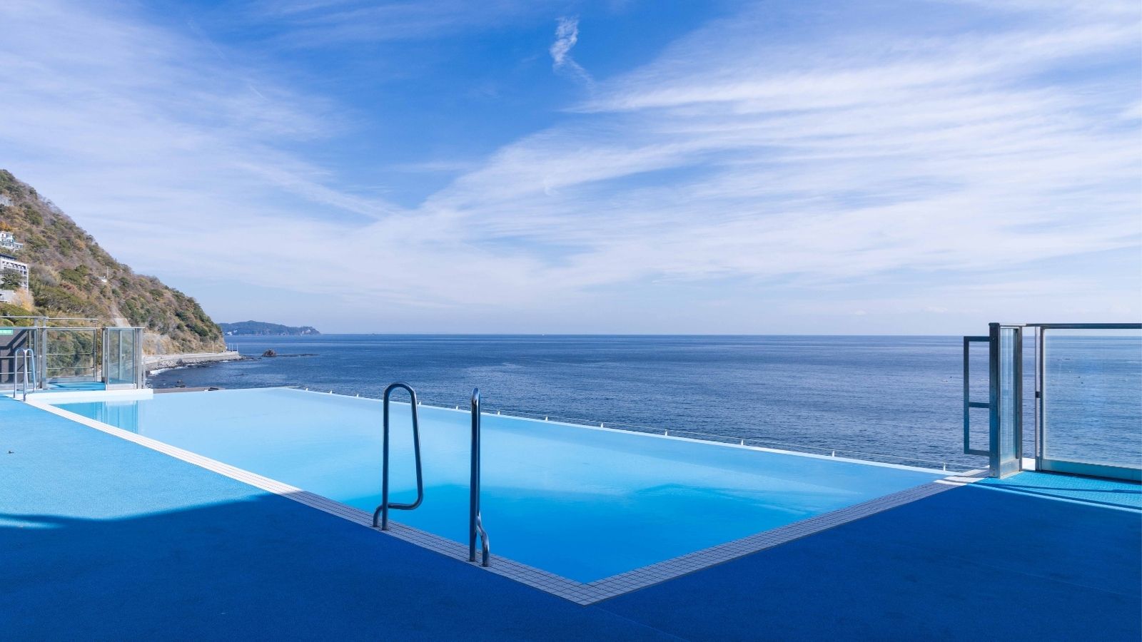 【プール｜インフィニティプール】※屋外プールの為、夏期のみ