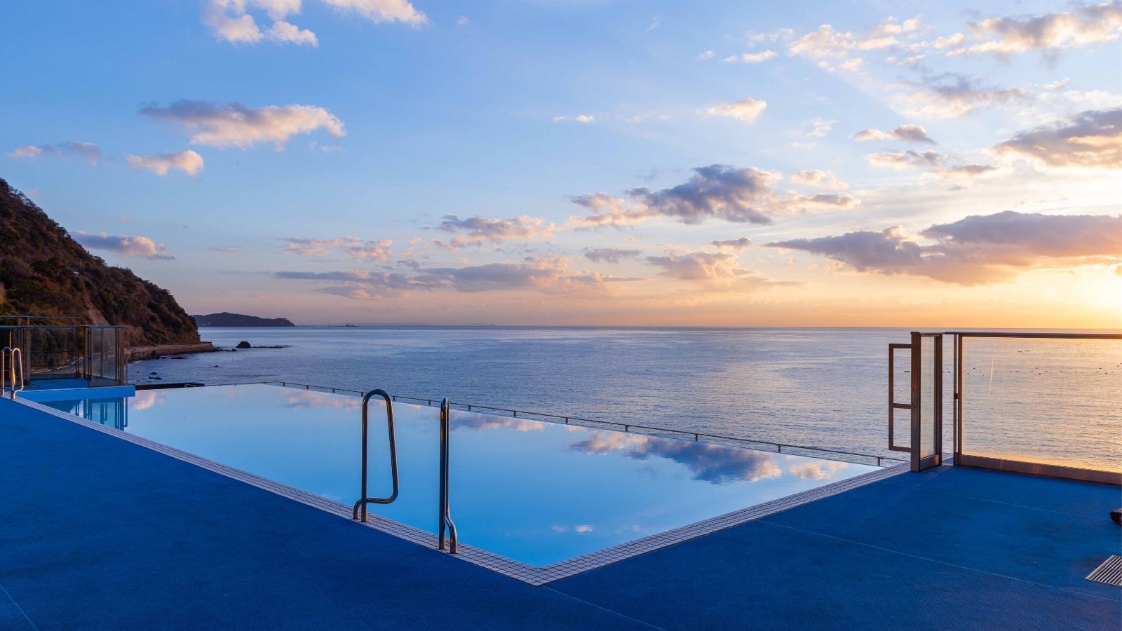 【プール｜インフィニティプール】※屋外プールの為、夏期のみ