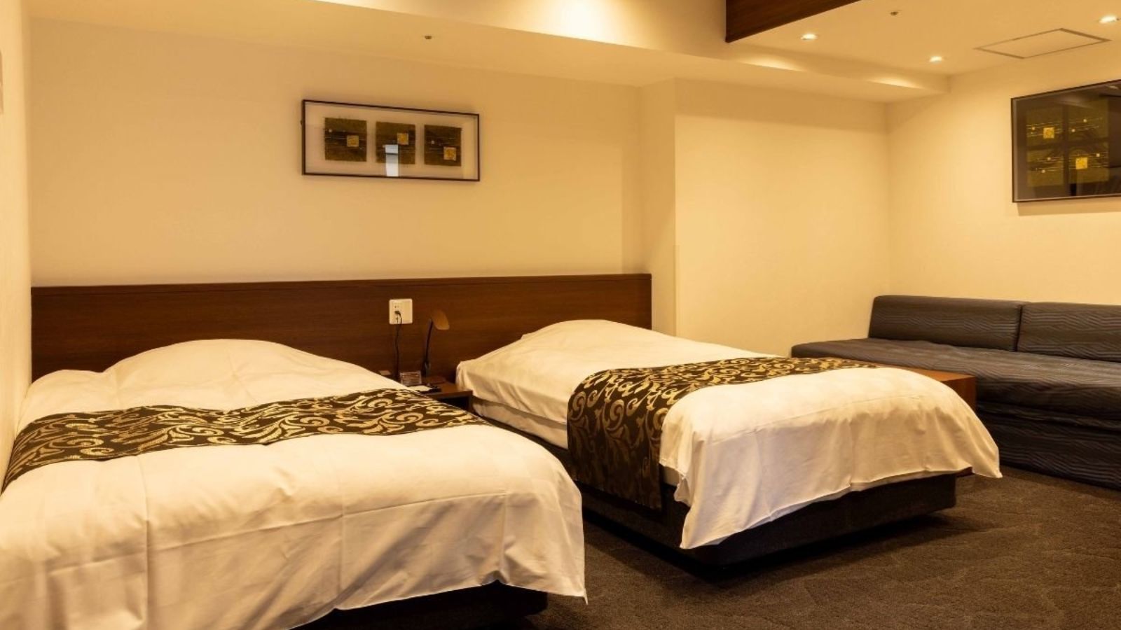 【客室】プレミアム和洋室｜和室10畳＋ツイン