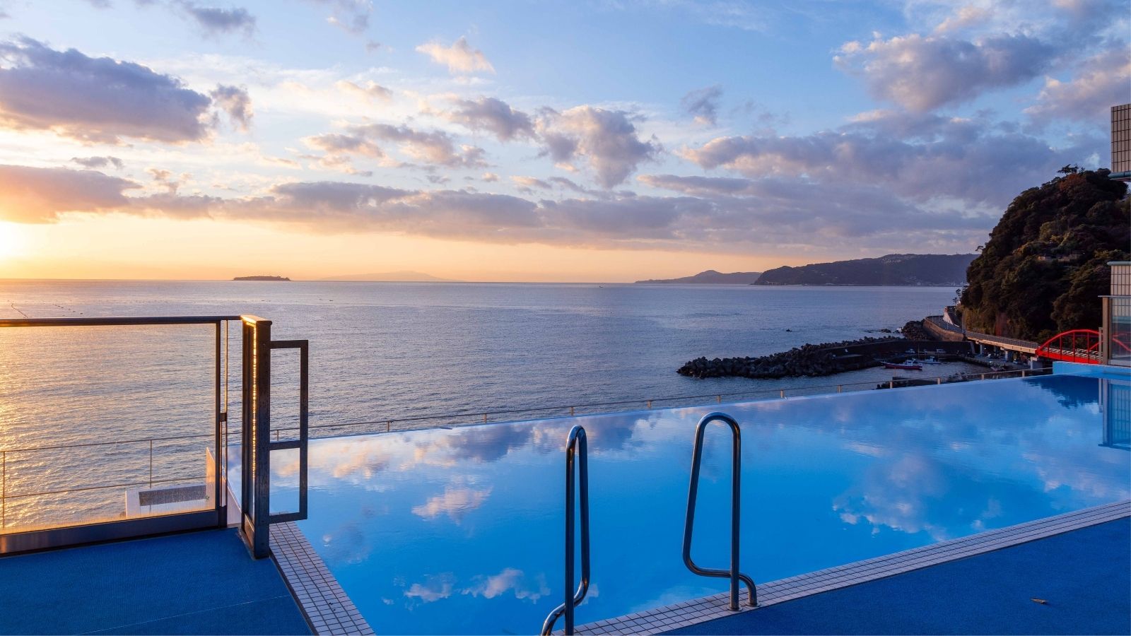 【プール｜インフィニティプール】※屋外プールの為、夏期のみ