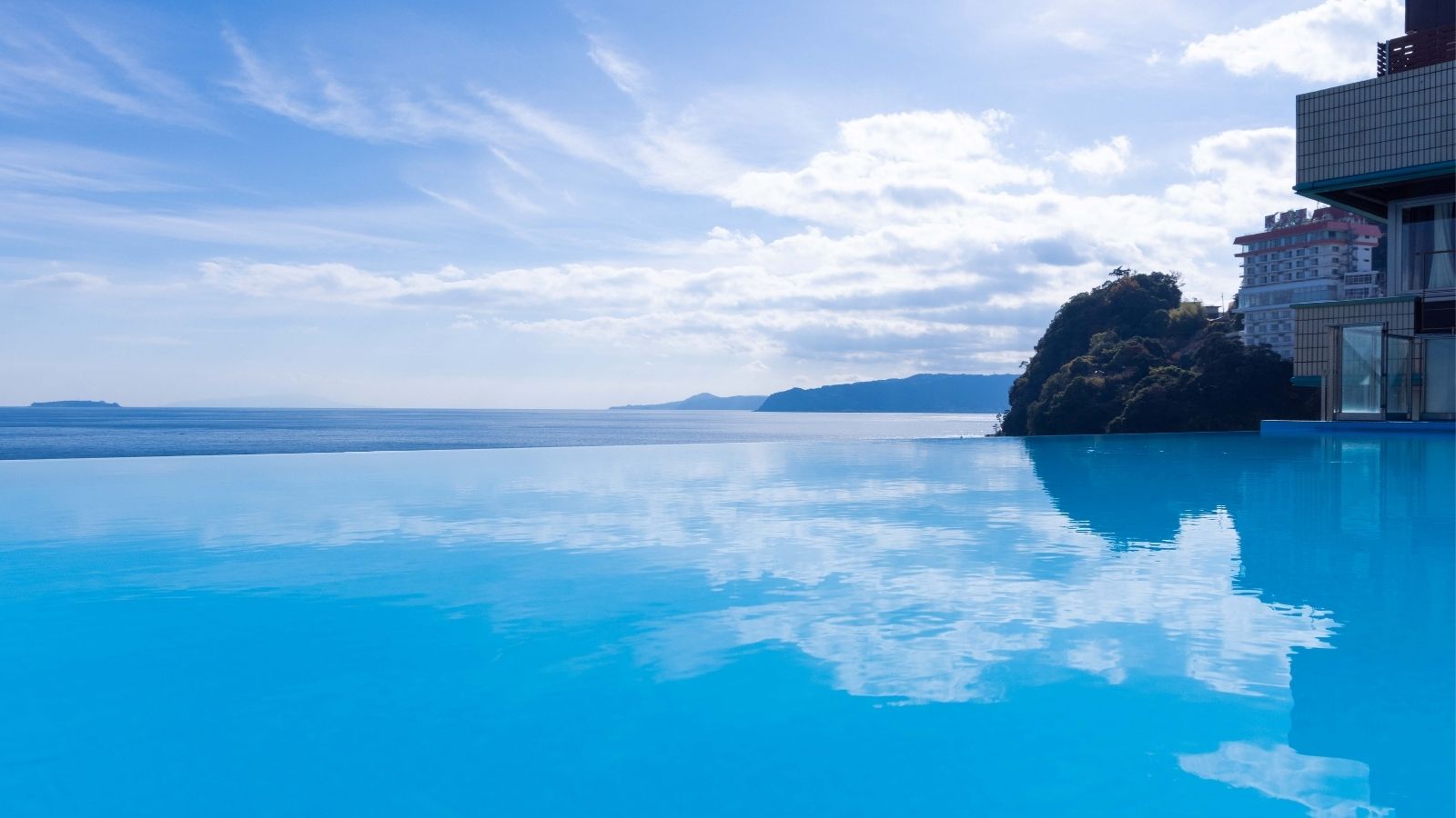 【プール｜インフィニティプール】※屋外プールの為、夏期のみ