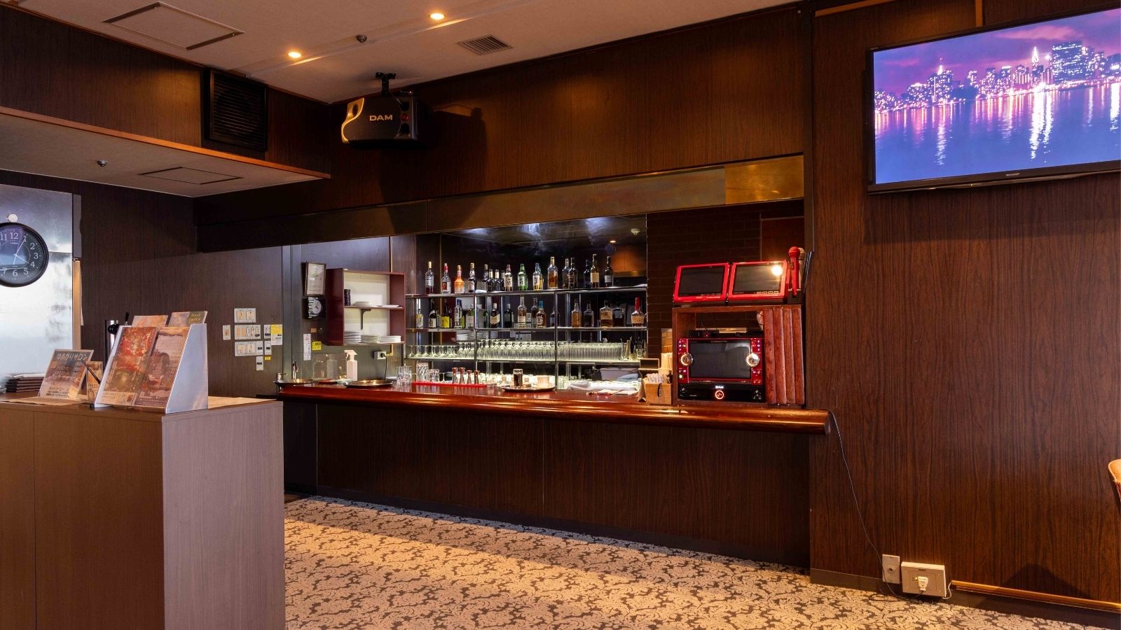 【施設｜バーラウンジ】