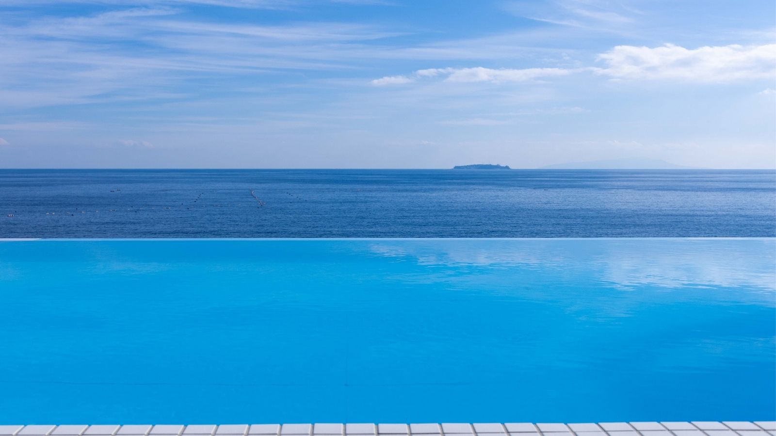 【プール｜インフィニティプール】※屋外プールの為、夏期のみ