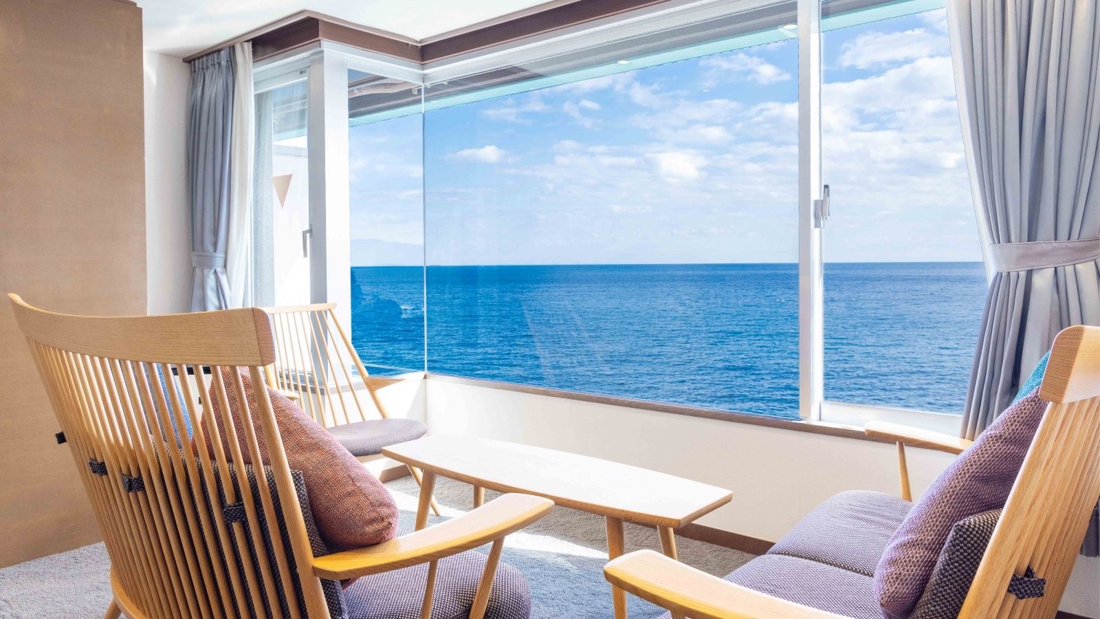 【客室】プレミアム和洋室｜和室10畳＋ツイン