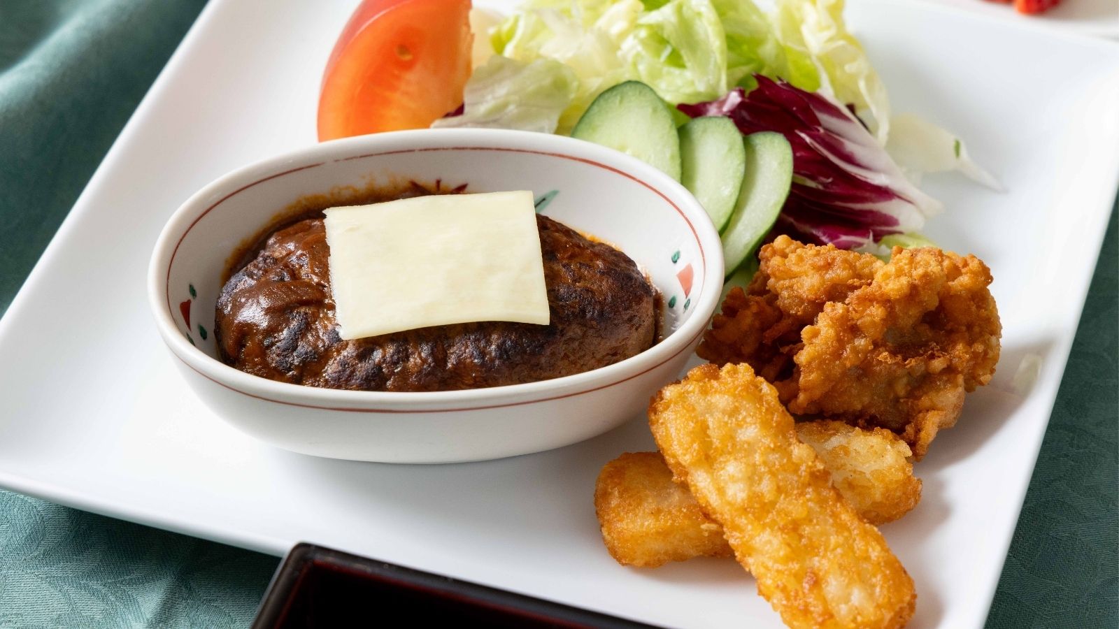 【食事｜夕食】お子様ランチ（一例）