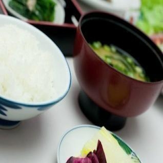 【秋田得旅】＜朝食付き＞秋田県産あきたこまち２キロのお土産付きプラン（お得！）
