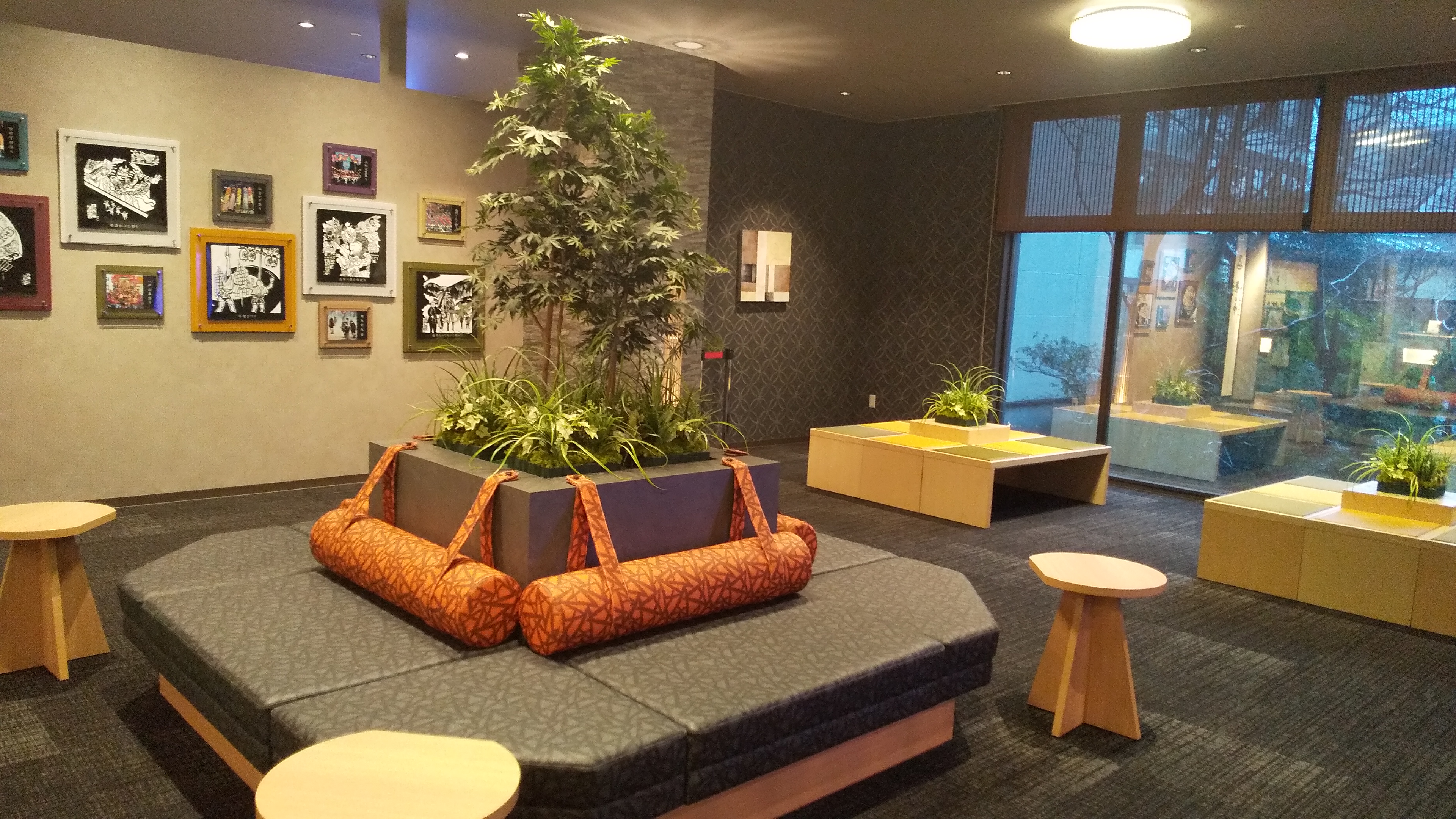 フロント前ロビー