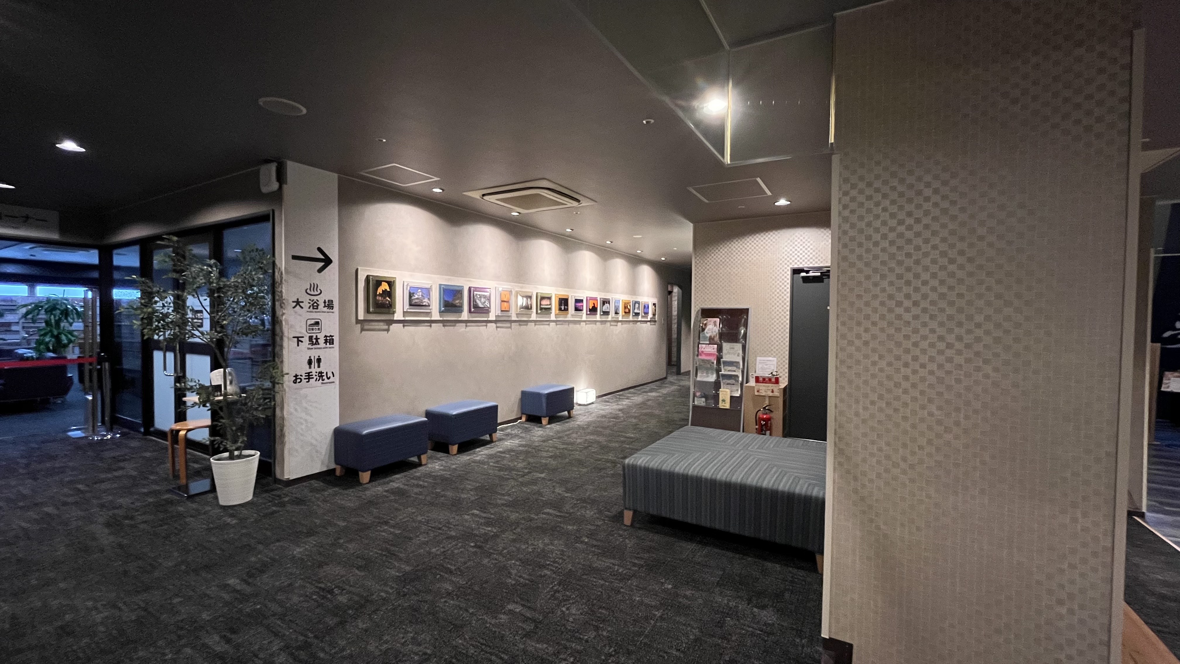 大浴場へ向かう通路