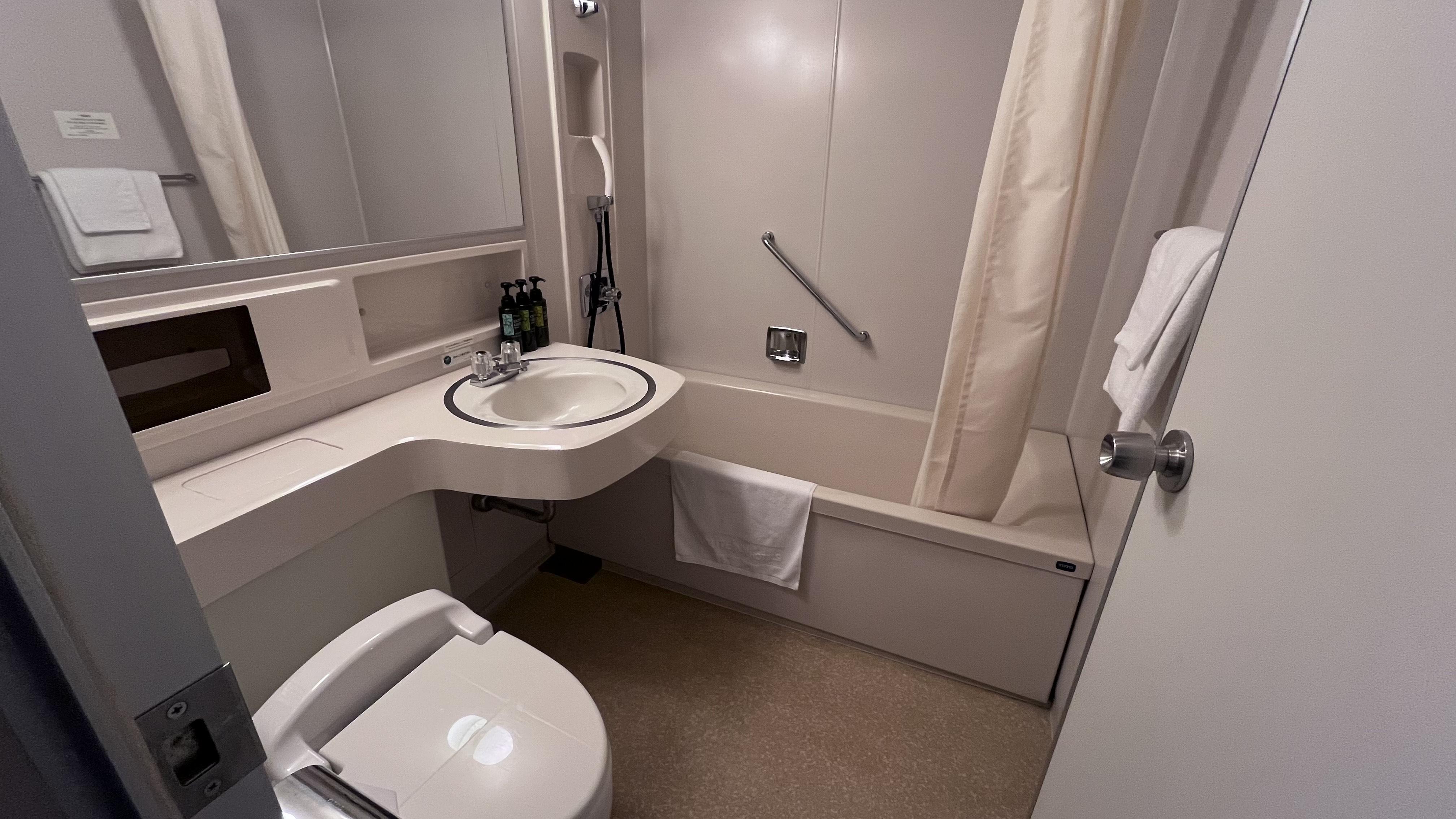 ﾃﾞﾗｯｸｽﾂｲﾝﾙｰﾑ　ﾕﾆｯﾄﾊﾞｽ①