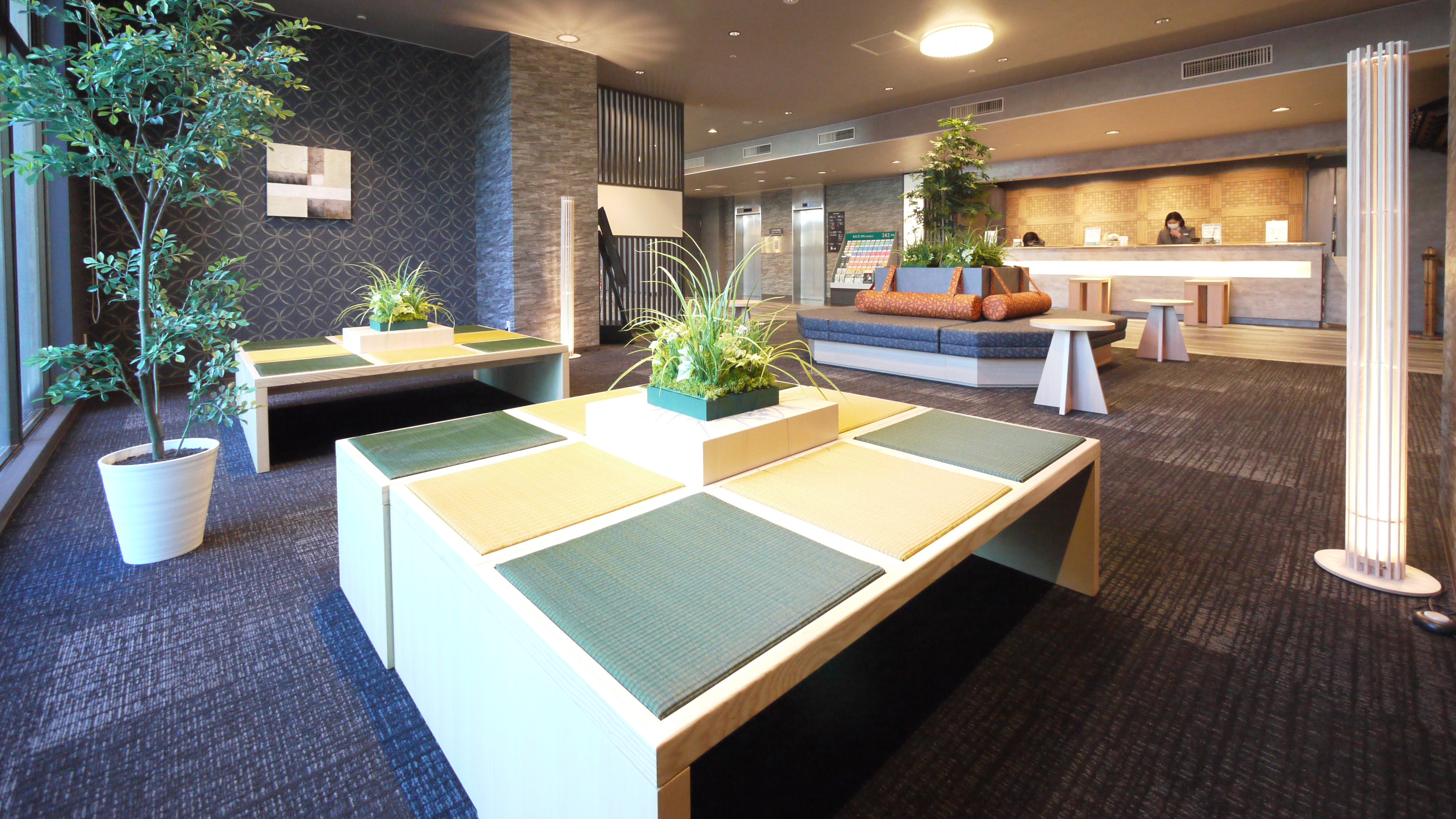 ロビー：ホテルフロント正面