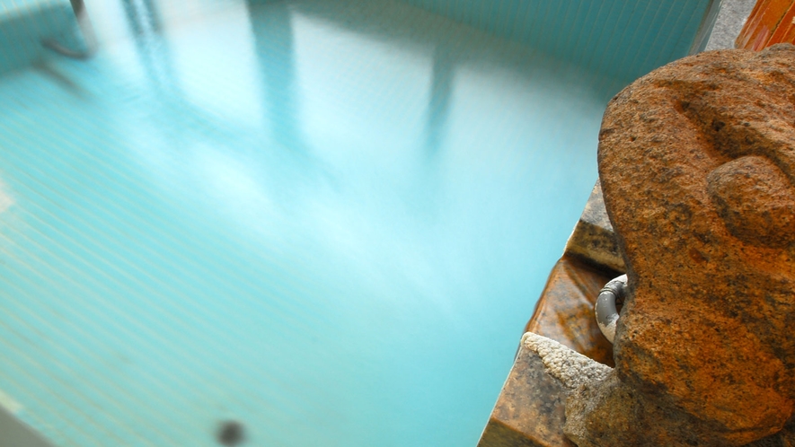 *大浴場　鹿教湯温泉は奈良時代には既に温泉が湧いており、約1200年前には開湯していたとされています