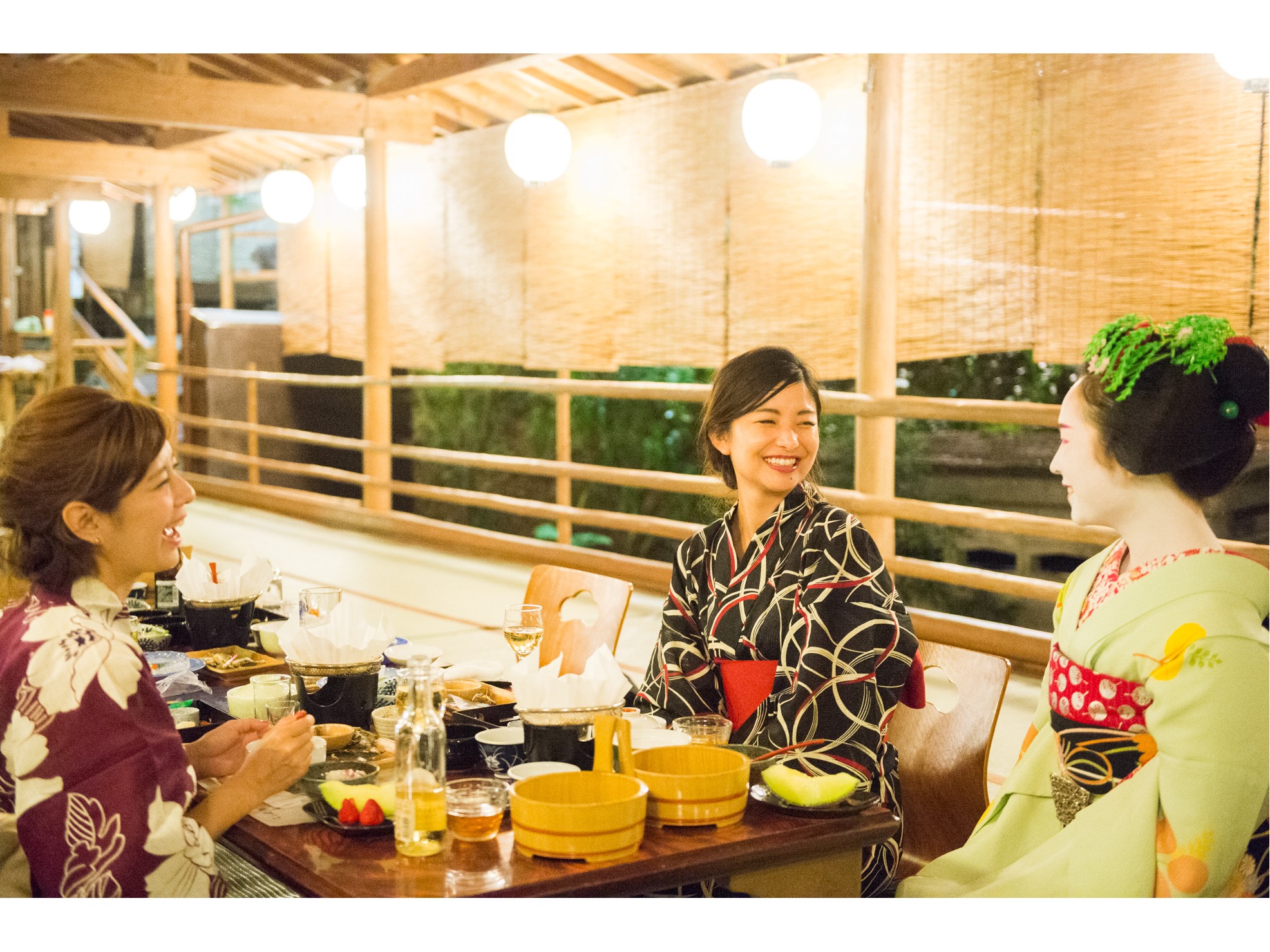 夏の川床夕食　舞妓はんと