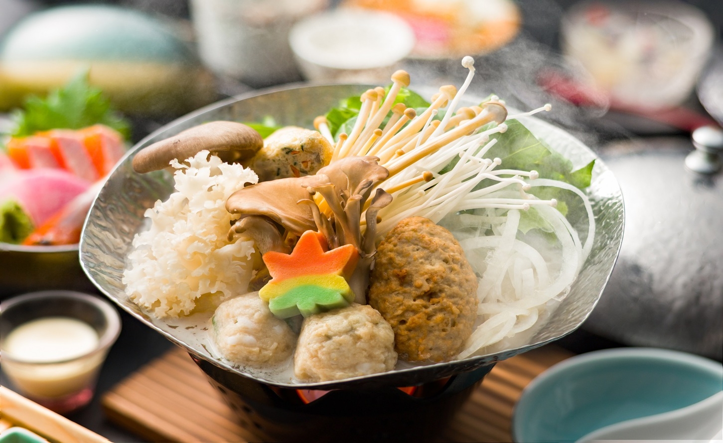 【早割30】お一人様1100円OFF【鮑・長野県産五種のきのこの胡麻醤油鍋・信州牛】アップ会席