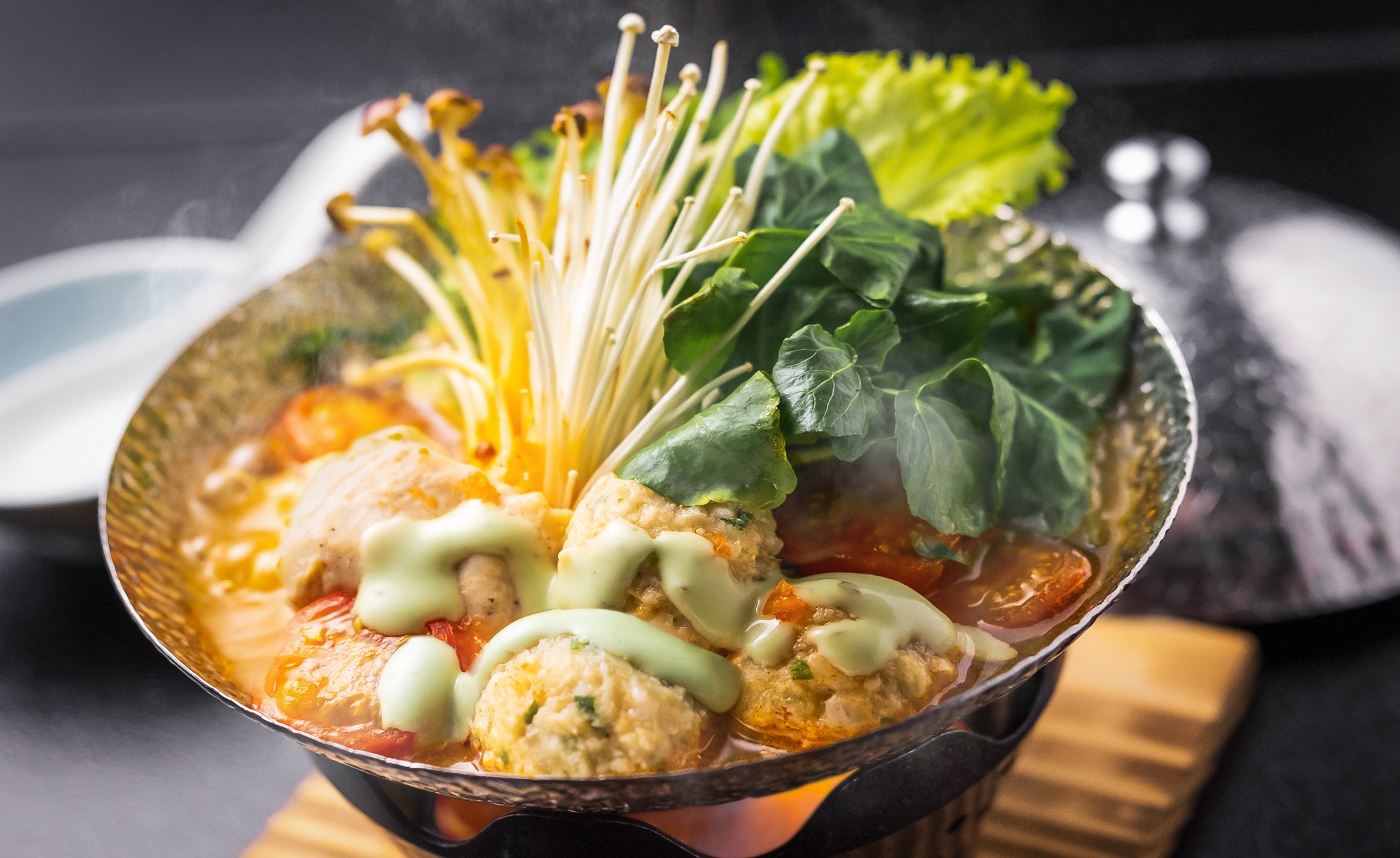 鶏肉の信州味噌トマト鍋