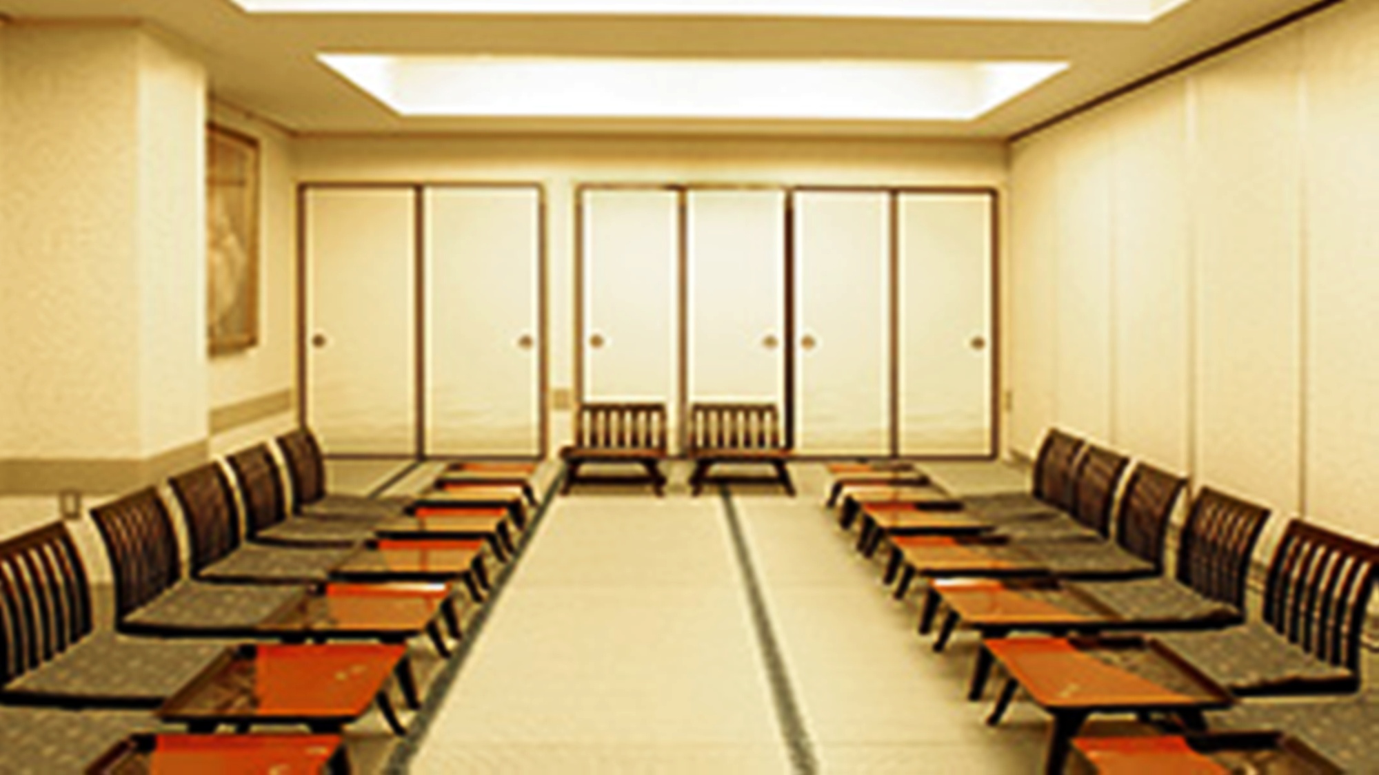 *館内　宴会場「川蝉」