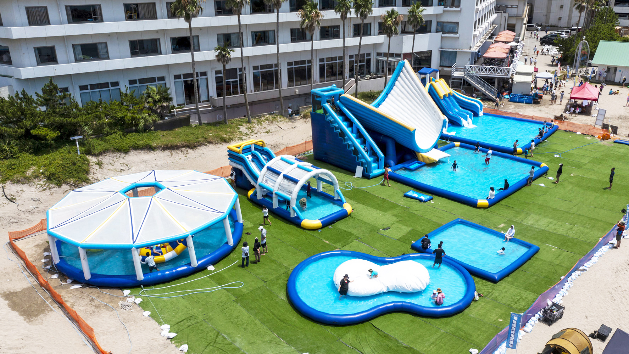 ◇ウォーターアイランド On the Besch（砂浜上）※画像は2021年に撮影されたものです。