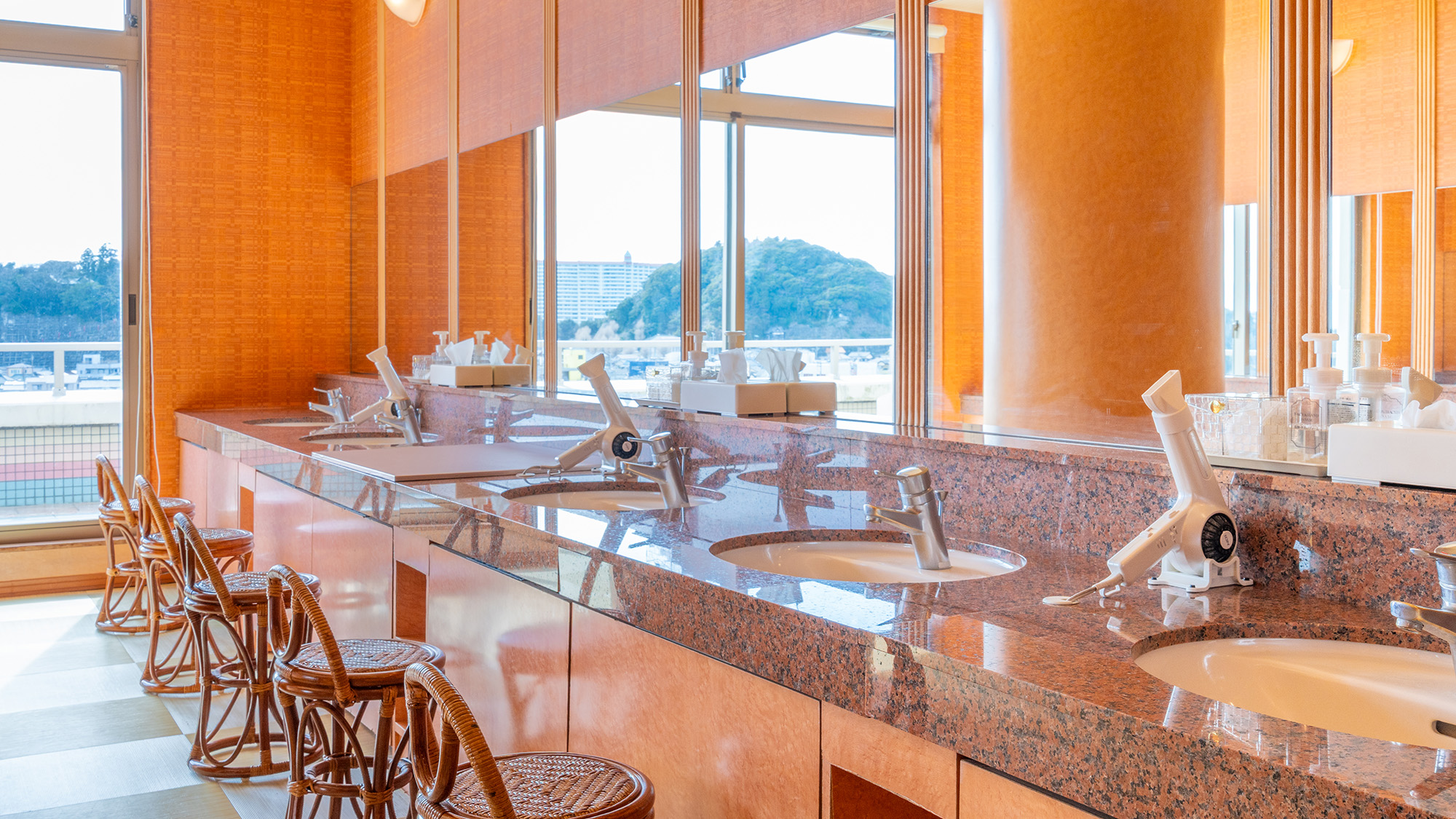 ◆アクアパレス女性洗面所