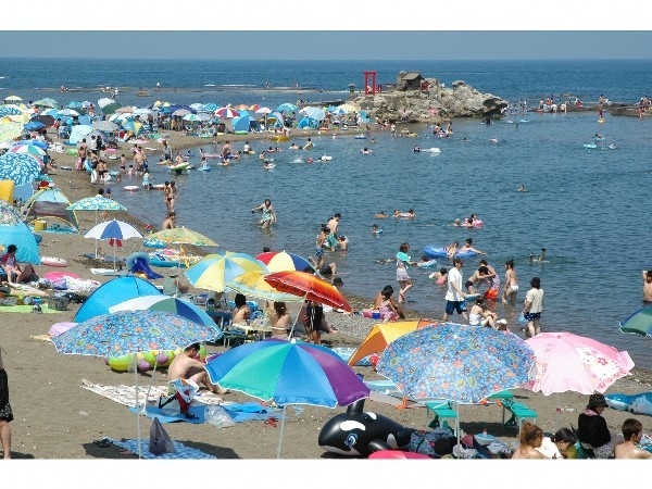 【２食付プラン】番神海水浴場が目の前、海を眺め潮風に吹かれながらのBBQが好評　平日は浜茶屋が無料