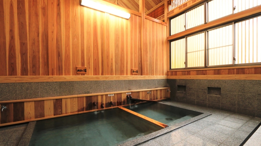 周辺_熊の手洗い湯　高温なことで有名な野沢温泉の中で一番入りやすい温度です♪