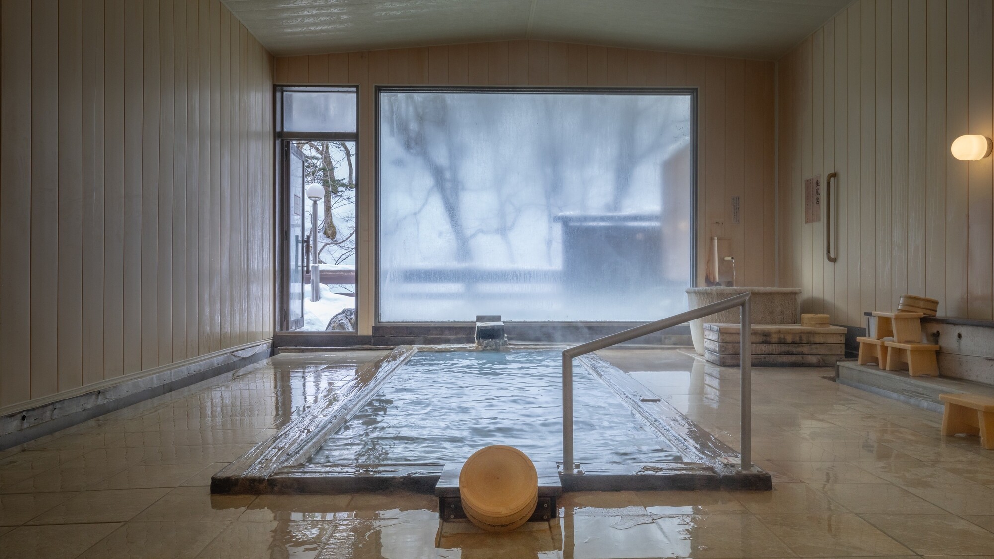 ＜年末年始限定＞【基本会席】信州牛・飛騨牛食べ比べ◆秘湯・白骨の湯を雪見風呂で堪能