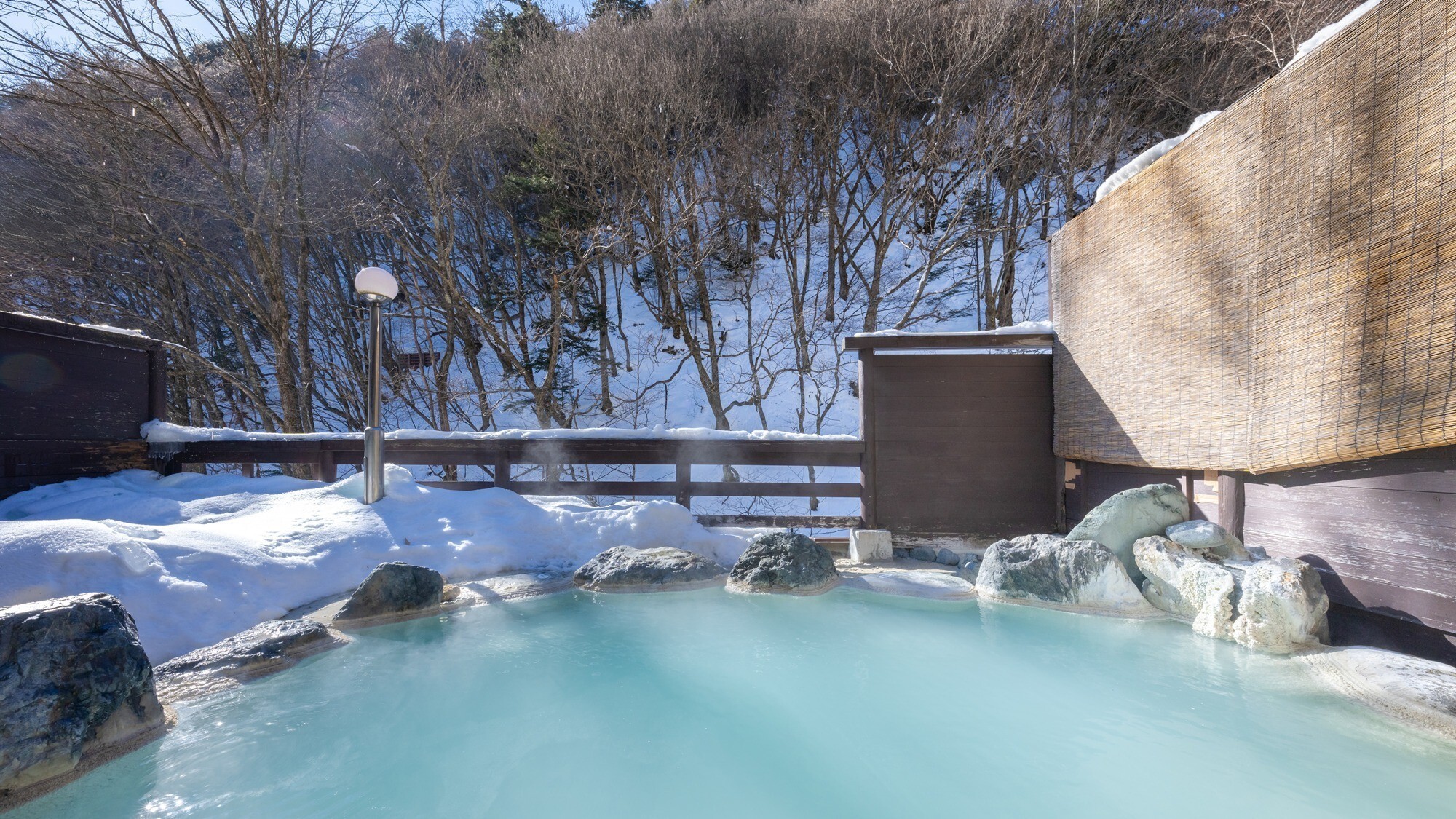 【雪見風呂】冬期は冬ならではの雪見風呂が最高です
