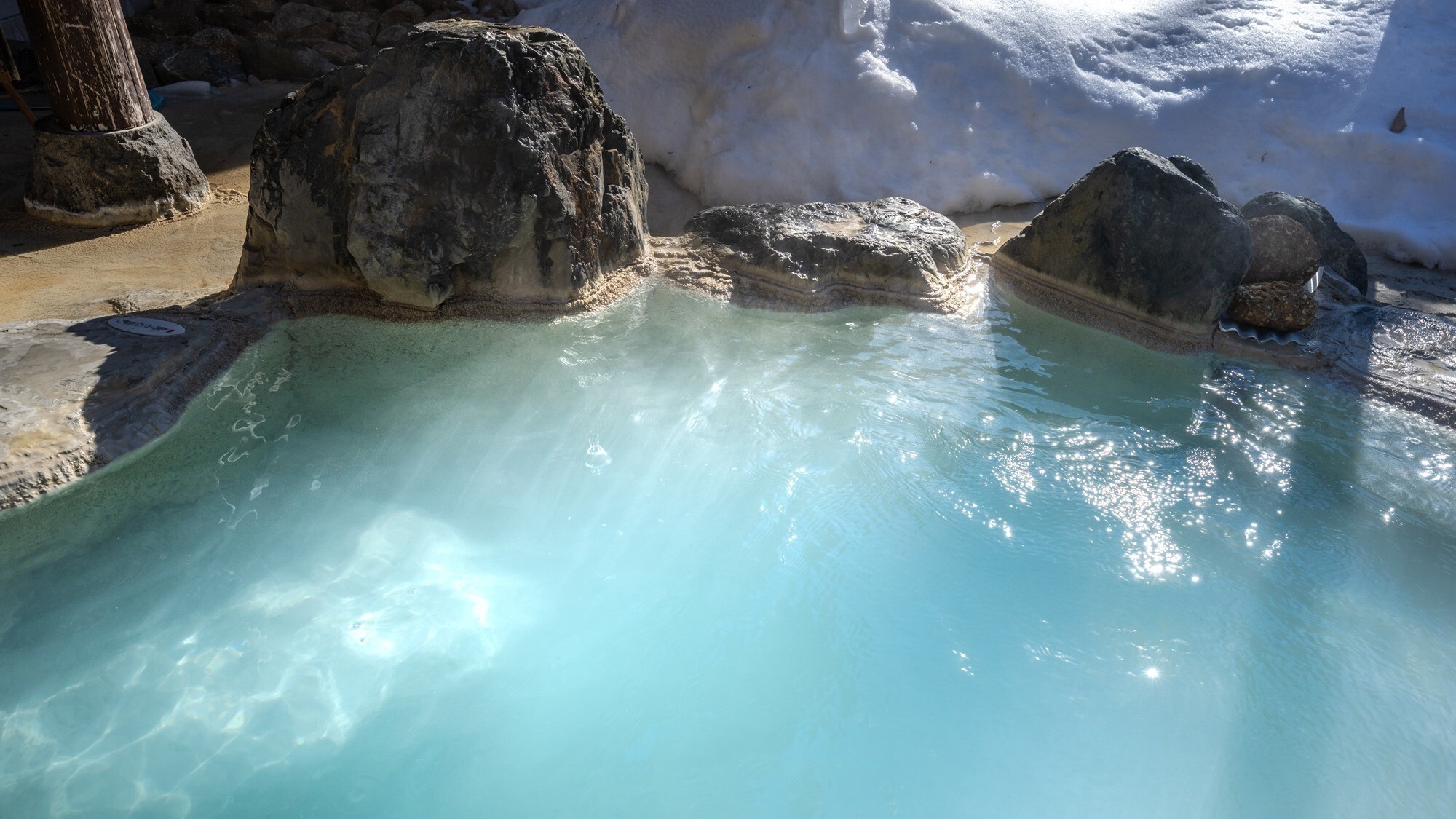 【雪見風呂】冬期は冬ならではの雪見風呂が最高です