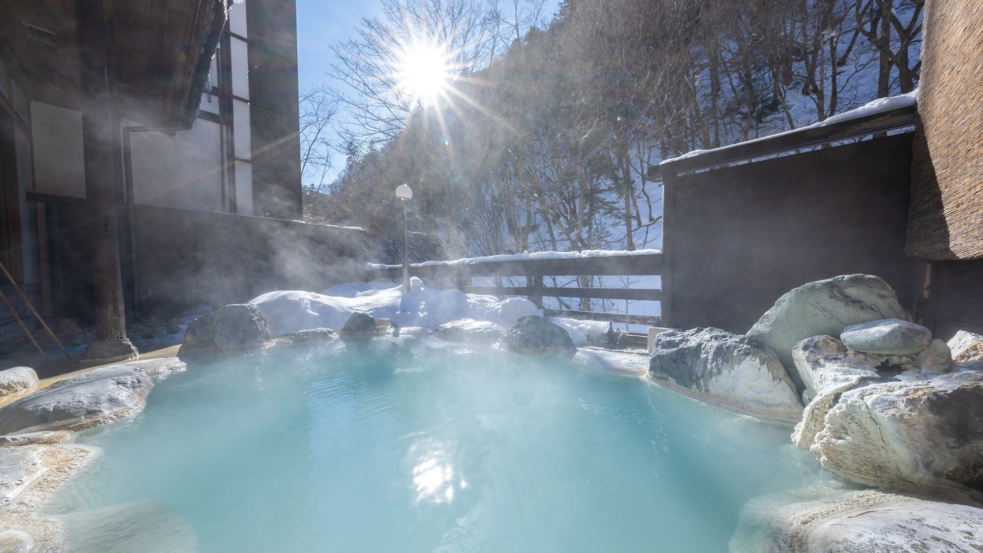 【雪見風呂】冬期は冬ならではの雪見風呂が最高です