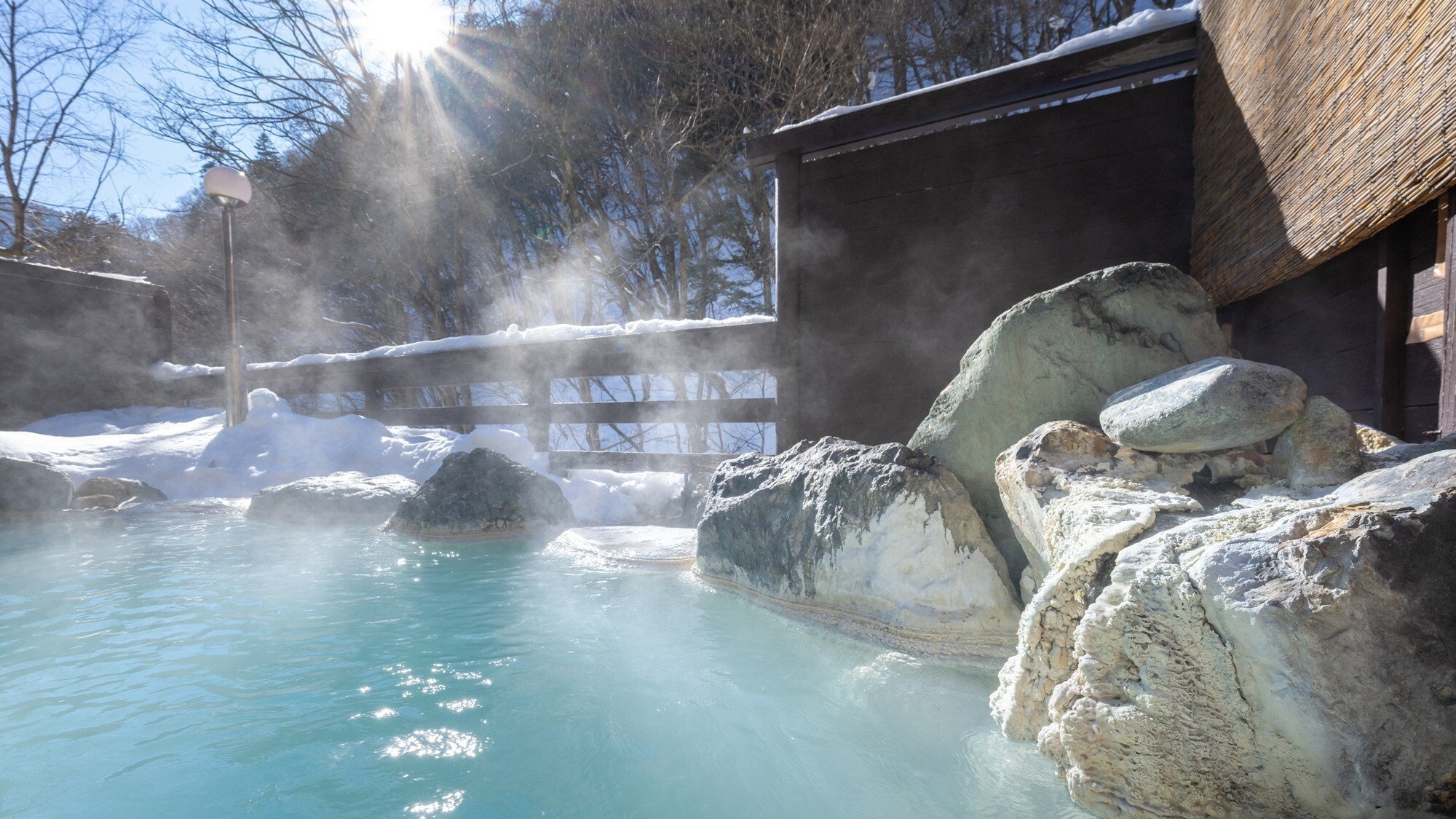 【雪見風呂】冬期は冬ならではの雪見風呂が最高です