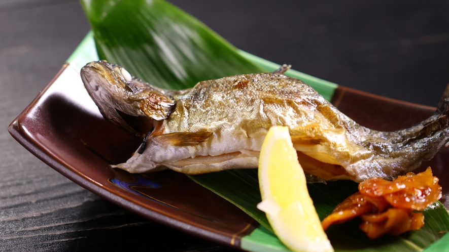 料理一例【虹鱒の塩焼き】