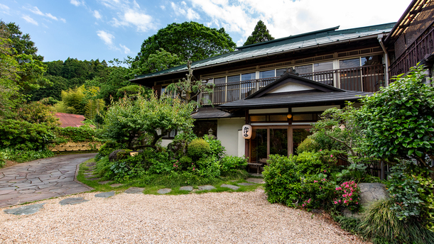 【素泊まり】バス停目の前！大山観光やハイキングの拠点に♪宿坊で過ごす癒しの時間＜月〜木曜限定＞