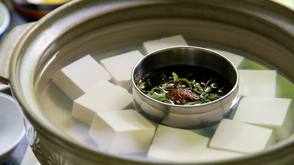 【朝食付】ご到着は＜21：00＞までOK！朝食は滋味豊かな大山湯豆腐鍋と創作豆腐料理