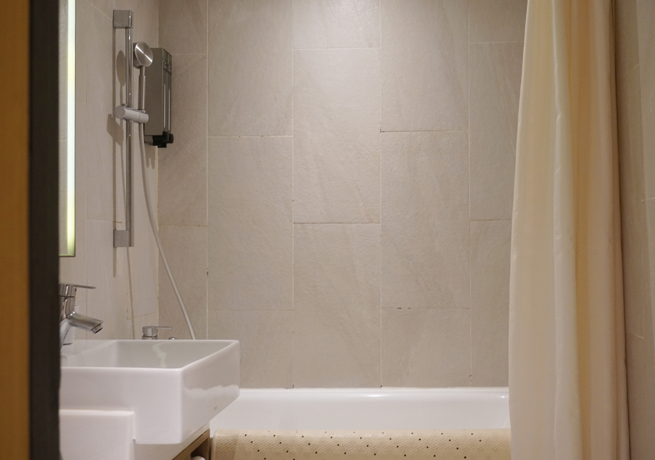 スタンダードダブルルーム（バスルーム）