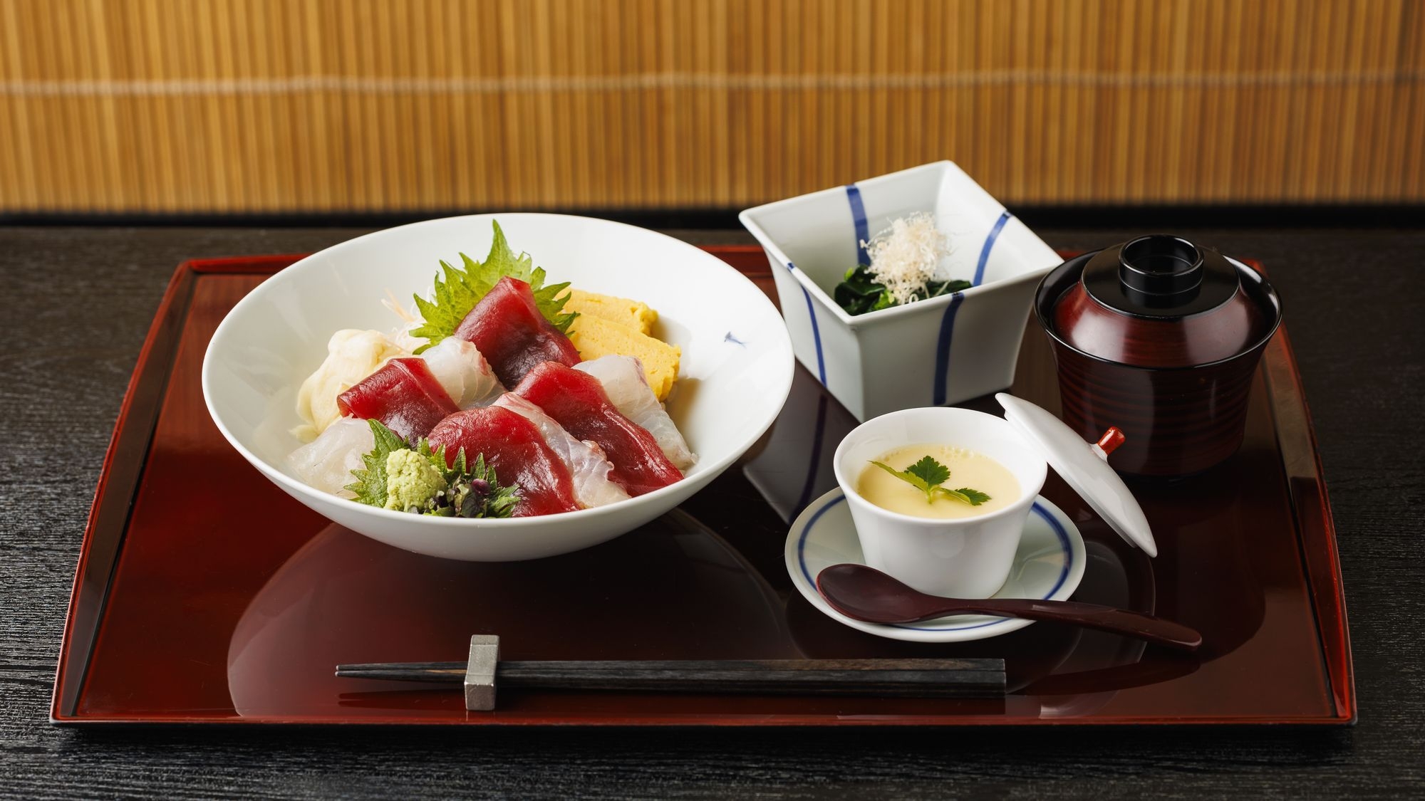 【開業40周年記念】日本料理「平川」・鮨「海彦」の選べる夕食付き宿泊プラン（夕朝食付き）