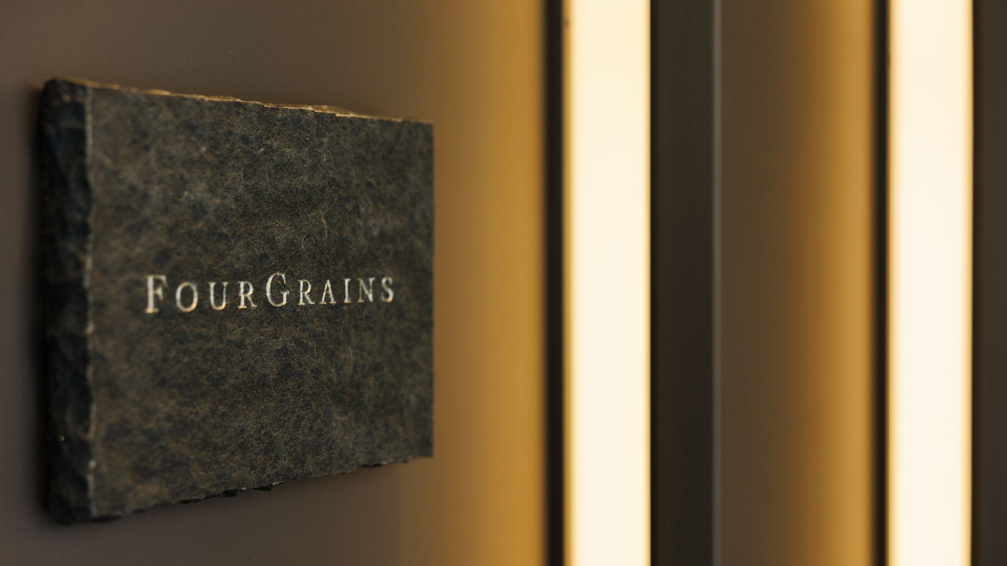 フレンチレストラン「FOURGRAINS」