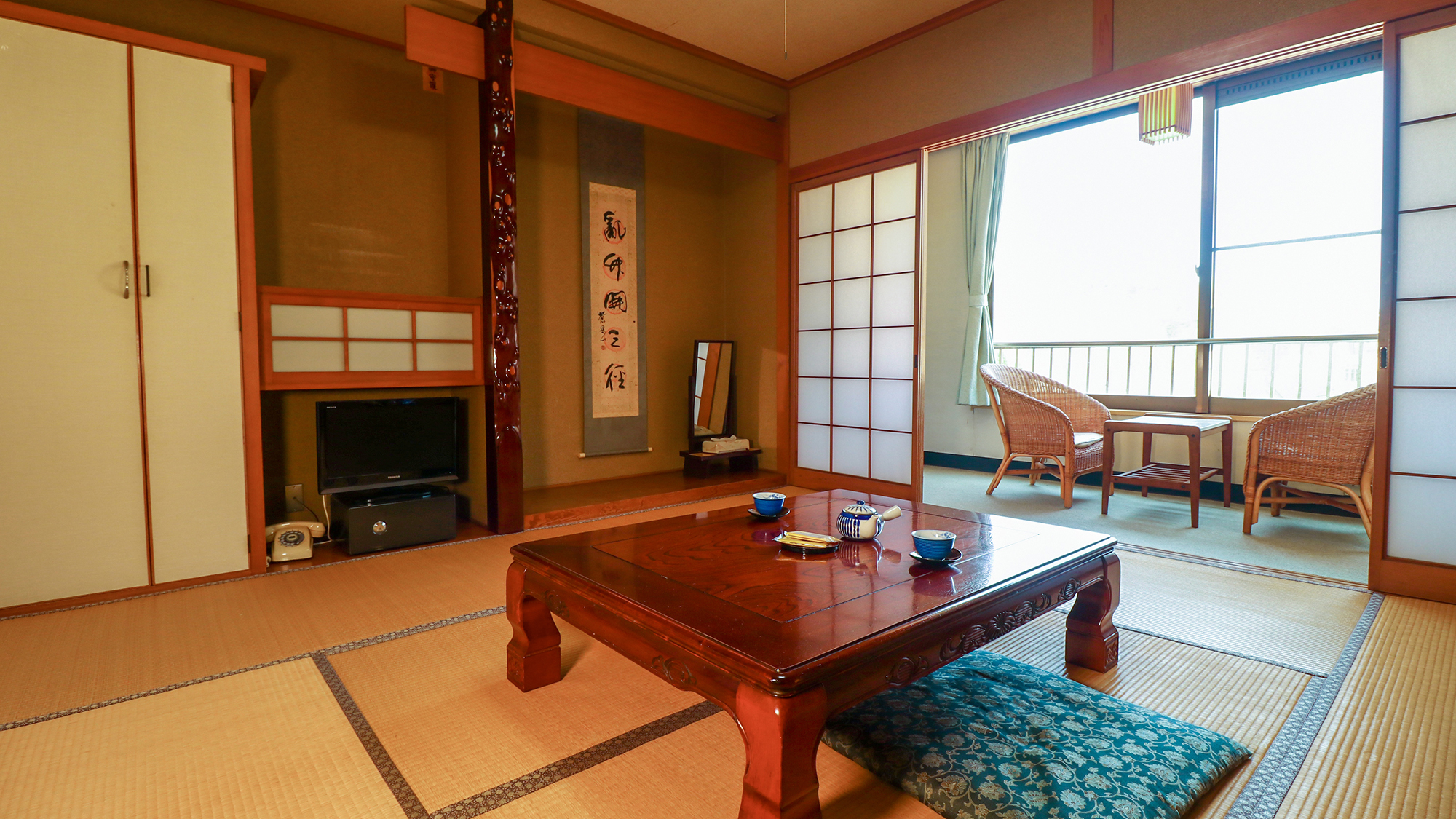 ■【別館 客室一例】宿泊した人にしかわからない、窓から眺める絶景はいかに?