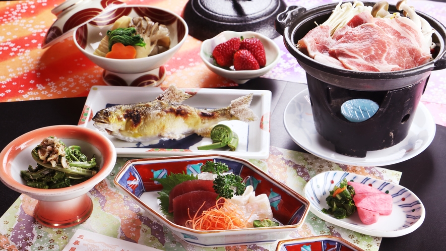 ■【ご夕食一例】山菜、きのこ、川魚など厳選食材たっぷりの郷土料理でおもてなし。