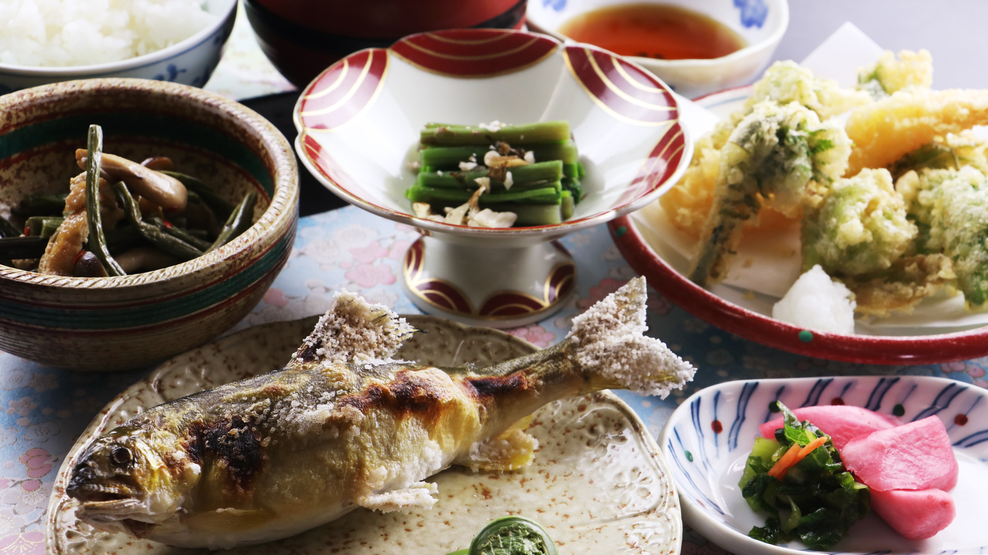 ■【ご夕食一例・湯治食】肘折の天然食材がたくさん!身体に優しい和食膳をお楽しみください。