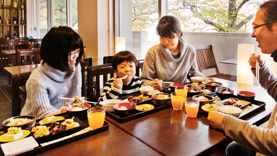 美味しい食事で笑顔に☆皆で食べると会話も弾みます♪