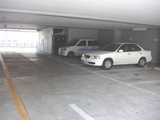 １階駐車場