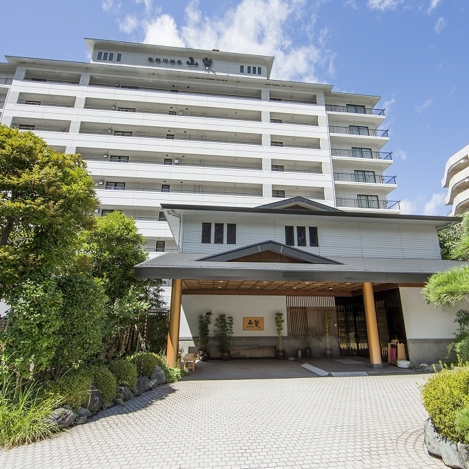 * Ngoại thất lối vào