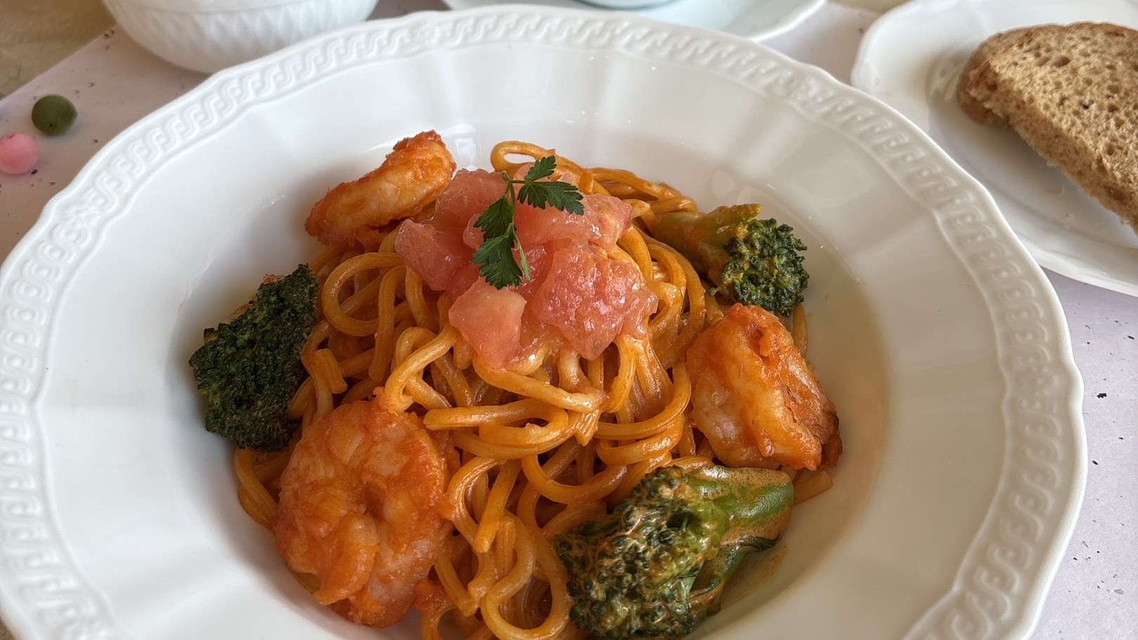 【カフェユーカラ｜連泊2泊5食付き】昼食「トマトクリームパスタセット」付きプラン★朝・夕バイキング食