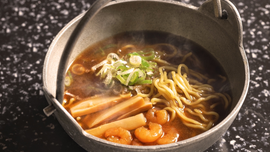 ◆夕食バイキング／登別グランドオリジナルえびラーメンもご好評です。（イメージ）