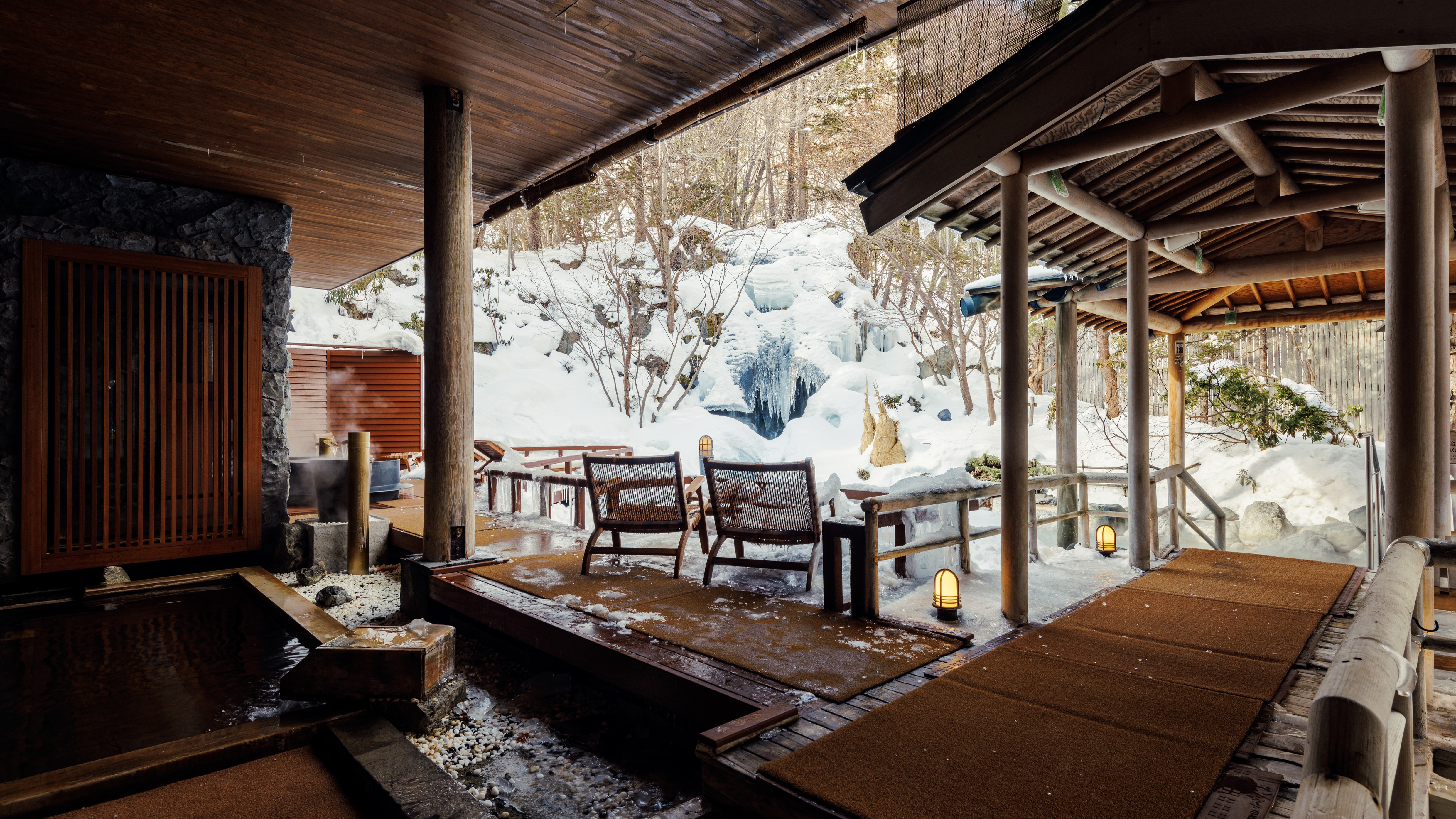 ◆鬼サウナ(冬)／冬の醍醐味、雪見露天風呂が堪能できます。（一例）