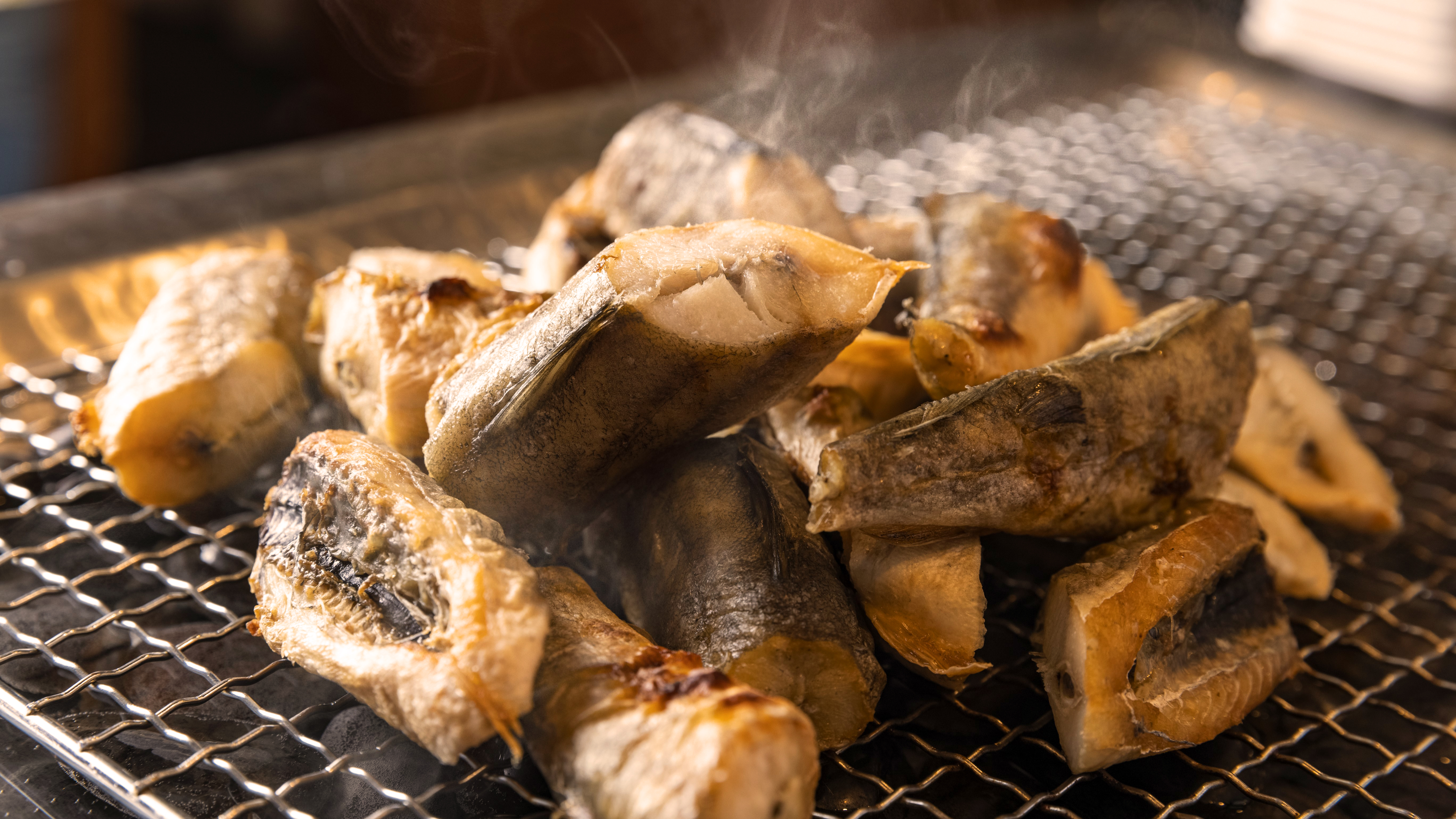 ◆夕食バイキング／北海道名物の炉端焼き。焼き立ての魚などをご提供しています。（イメージ）
