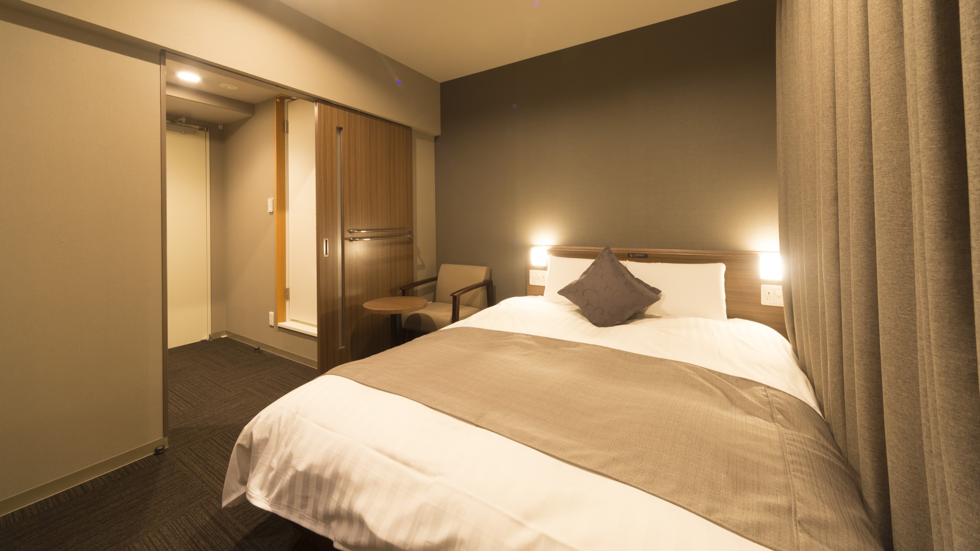 ■クイーンルーム■15.9平米(160×195センチ)