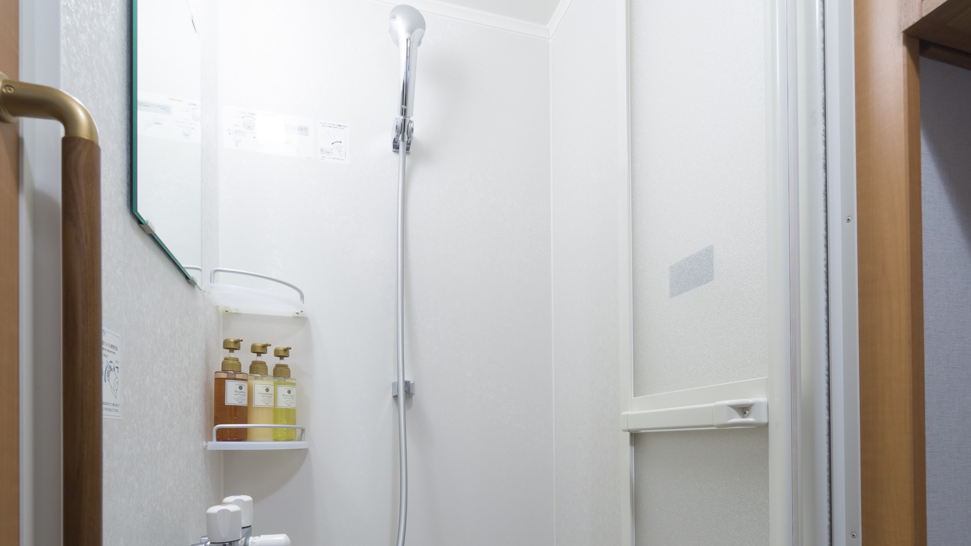 ■シャワーブース■(セミダブルのみ)