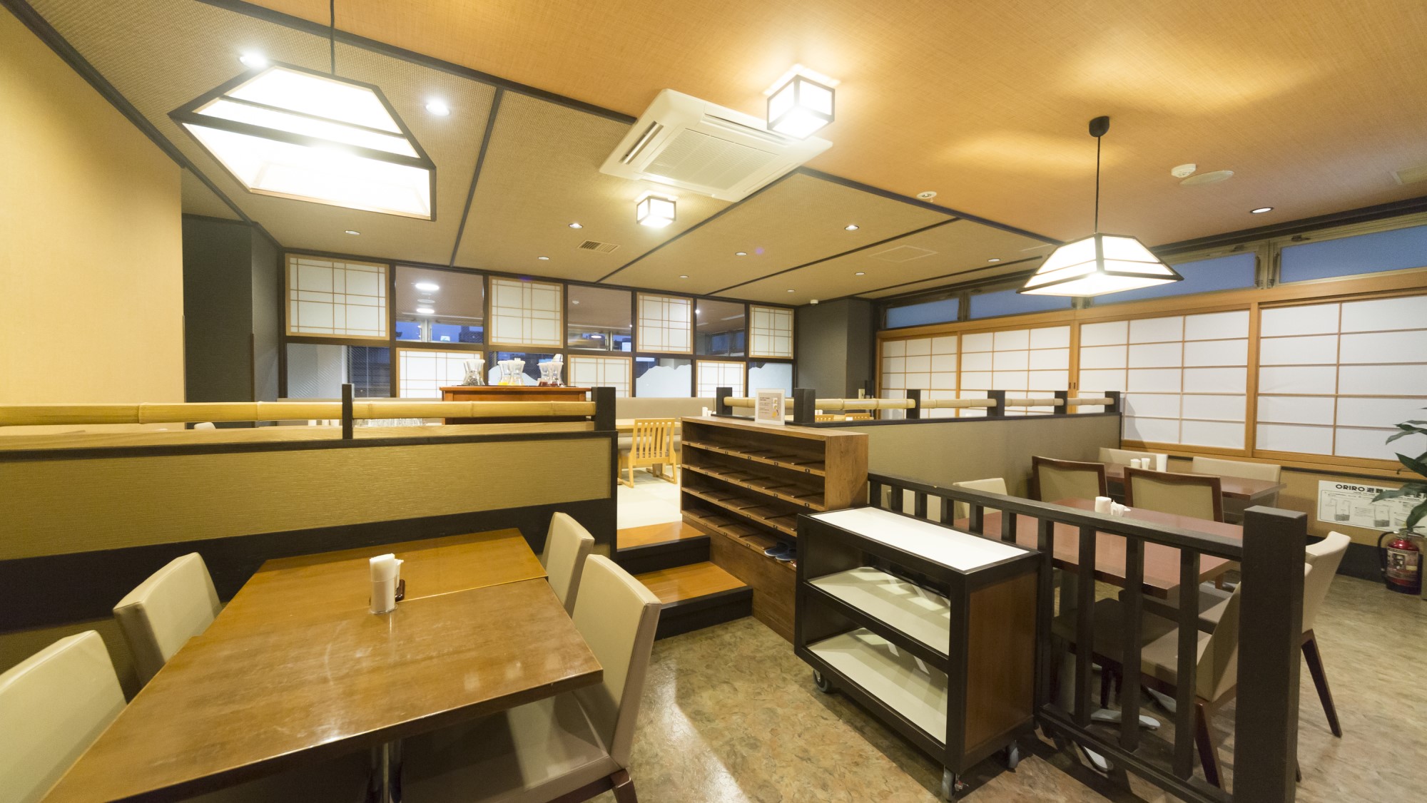 ■レストラン「Hatago」営業時間6:30～9:30最終入店9:00