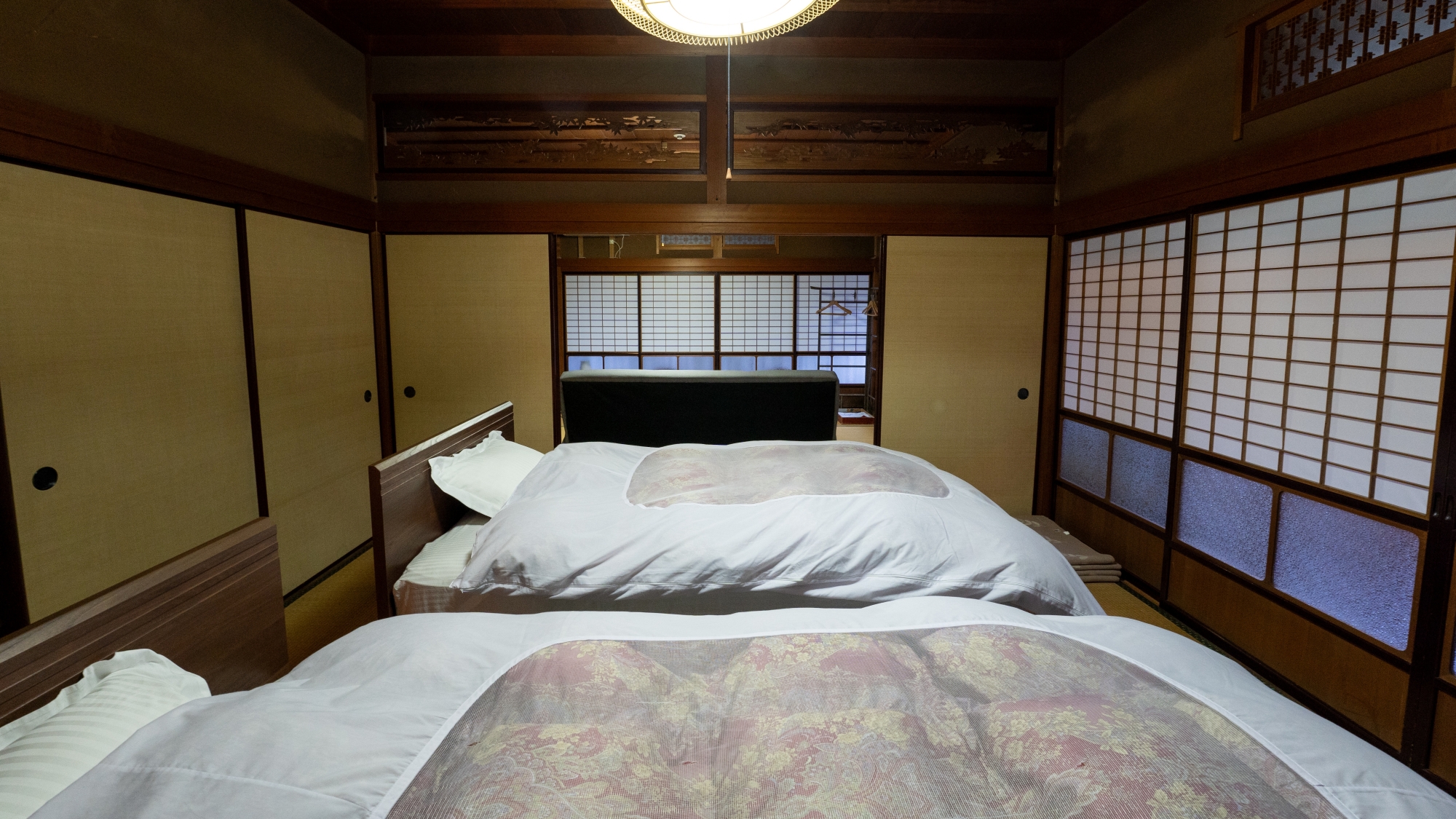 *【新館三階】10畳＋8畳の二間続きのお部屋