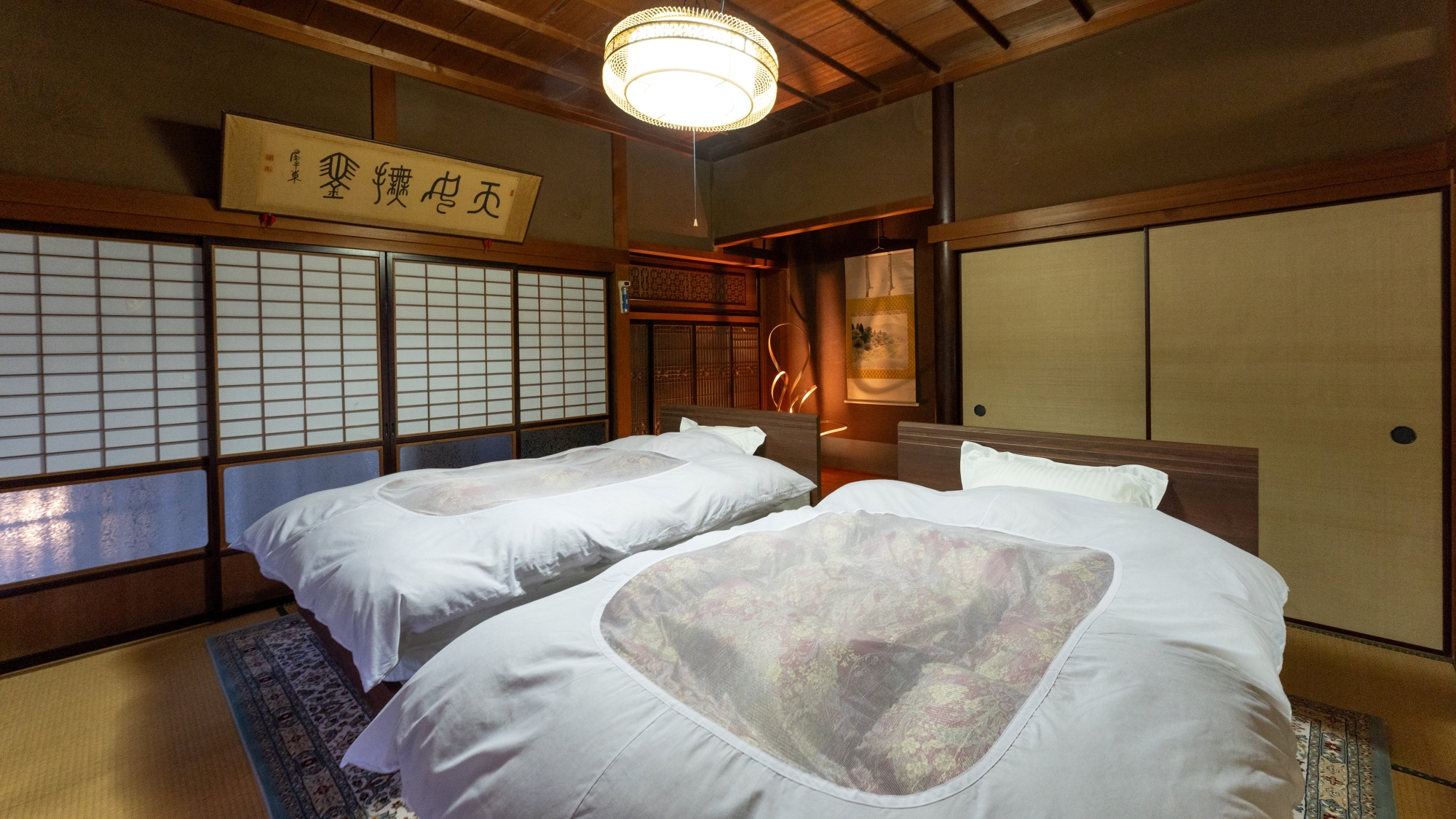 *【新館三階】10畳＋8畳：ベッド